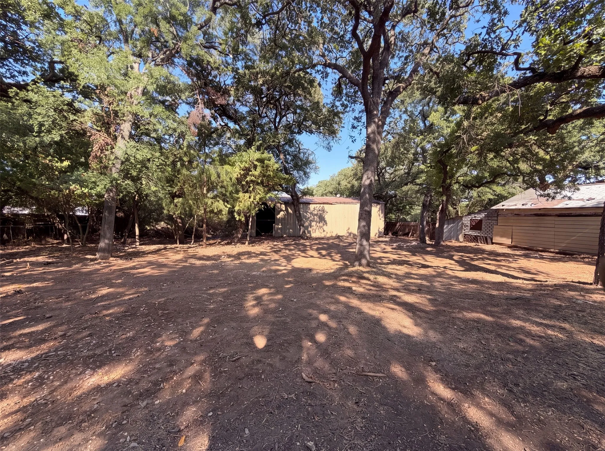 Single Family Residence For Sale in Tarrant County , 1856 Carl Street, Fort Worth, Texas 76103, 2 Bedroom, 2 Bathroom, Garage spaces, 1,338 Sqft, built in 1928, mls#21359199, Real Estate Agent in Fort Worth, Homes For Sale in Tarrant county, Homes For Sale in Fort Worth, Realtor in Fort Worth Texas, Real Estate Brokerage Independent Realty Texas, Luminita Cordes Realtor
