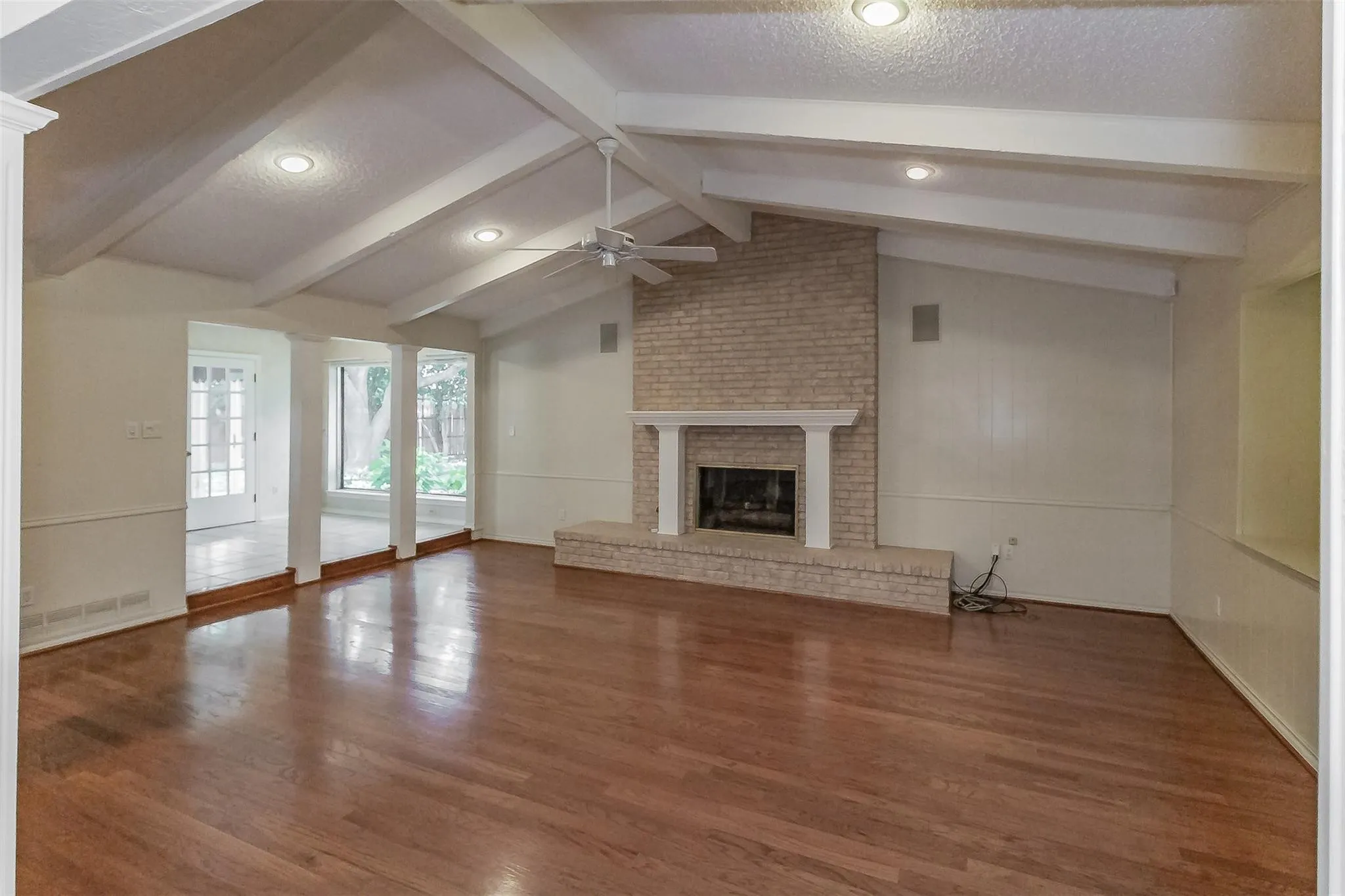 Single Family Residence For Rent in Dallas County , 2604 Twinpost Court, Irving, Texas 75062, 4 Bedroom, 2 Bathroom, 2 Garage spaces, 2,159 Sqft, built in 1973, Price $3,200, mls#21359193, Real Estate Agent in Irving, Homes For Rent in Dallas county, Homes For Rent in Irving, Realtor in Irving Texas, Real Estate Brokerage Independent Realty Texas, Luminita Cordes Realtor