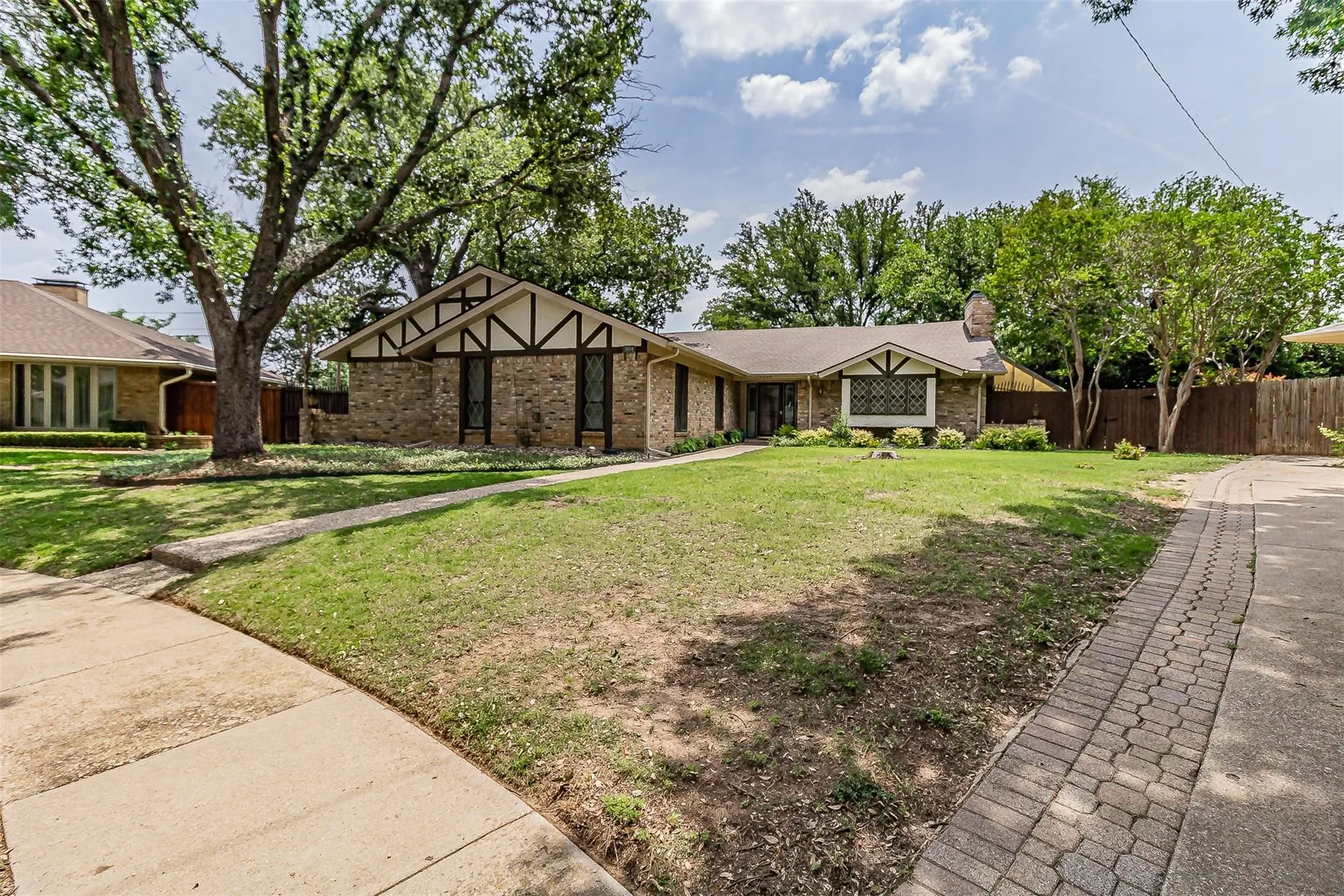 Single Family Residence For Rent in Dallas County , 2604 Twinpost Court, Irving, Texas 75062, 4 Bedroom, 2 Bathroom, 2 Garage spaces, 2,159 Sqft, built in 1973, Price $3,200, mls#21359193, Real Estate Agent in Irving, Homes For Rent in Dallas county, Homes For Rent in Irving, Realtor in Irving Texas, Real Estate Brokerage Independent Realty Texas, Luminita Cordes Realtor