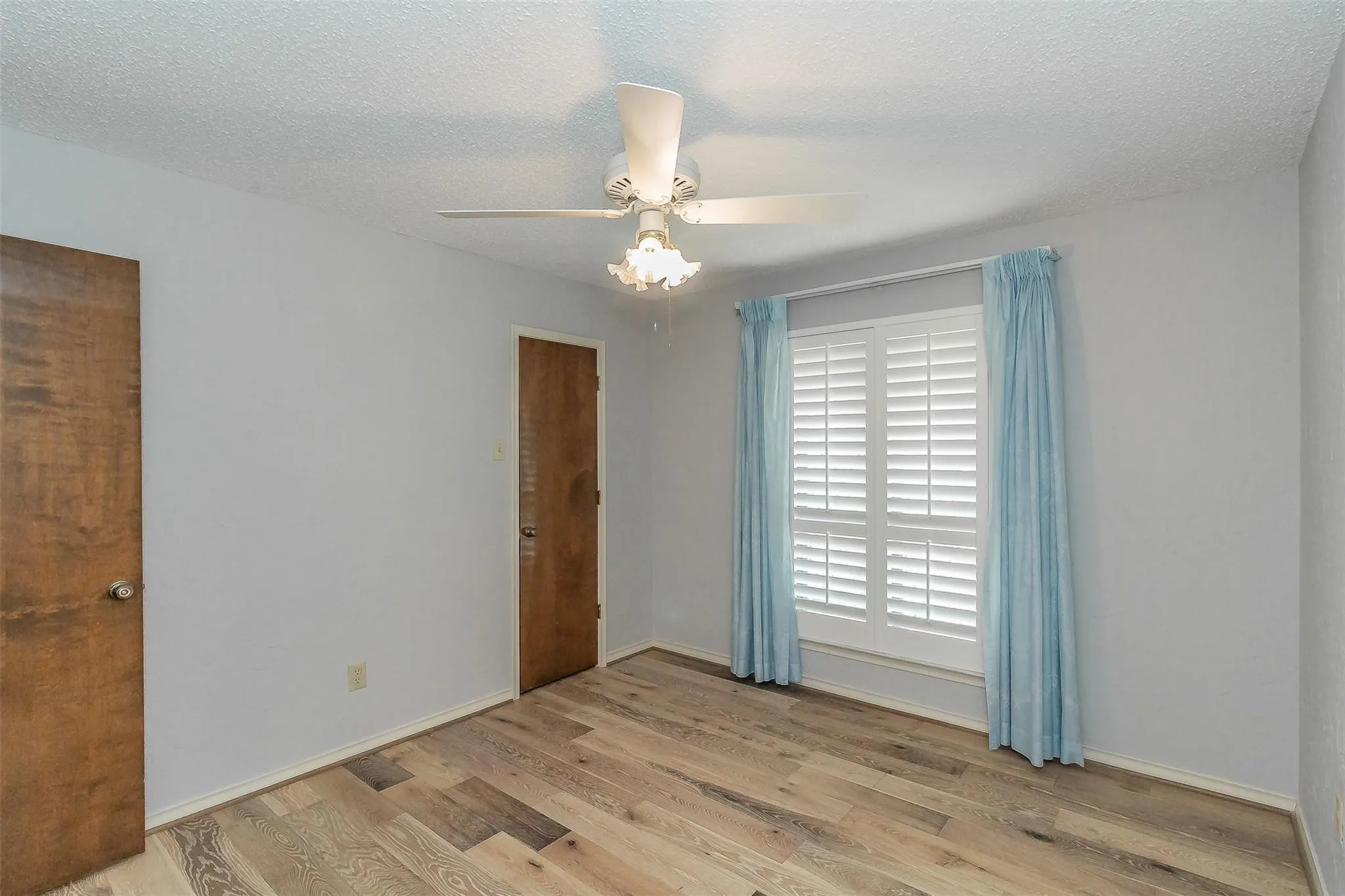 Single Family Residence For Rent in Dallas County , 2604 Twinpost Court, Irving, Texas 75062, 4 Bedroom, 2 Bathroom, 2 Garage spaces, 2,159 Sqft, built in 1973, Price $3,200, mls#21359193, Real Estate Agent in Irving, Homes For Rent in Dallas county, Homes For Rent in Irving, Realtor in Irving Texas, Real Estate Brokerage Independent Realty Texas, Luminita Cordes Realtor