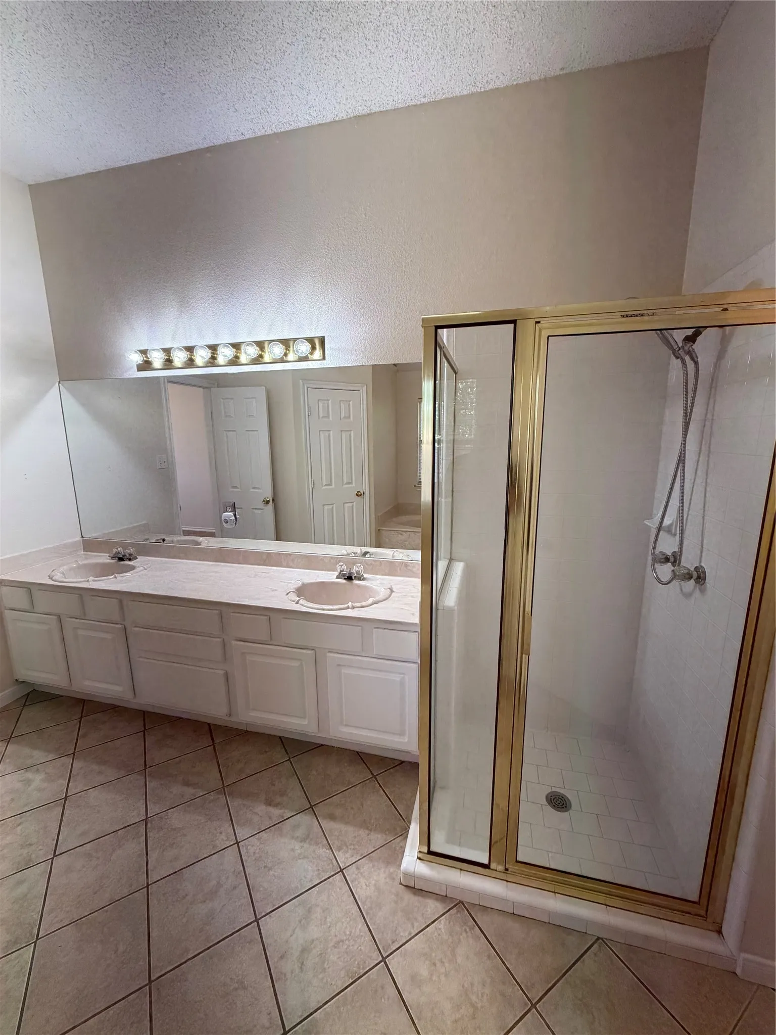 Single Family Residence For Rent in Parker County , 1427 Shadow Run, Weatherford, Texas 76086, 3 Bedroom, 2 Bathroom, 2 Garage spaces, 1,590 Sqft, built in 1996, mls#21359185, Real Estate Agent in Weatherford, Homes For Rent in Parker county, Homes For Rent in Weatherford, Realtor in Weatherford Texas, Real Estate Brokerage Independent Realty Texas, Luminita Cordes Realtor