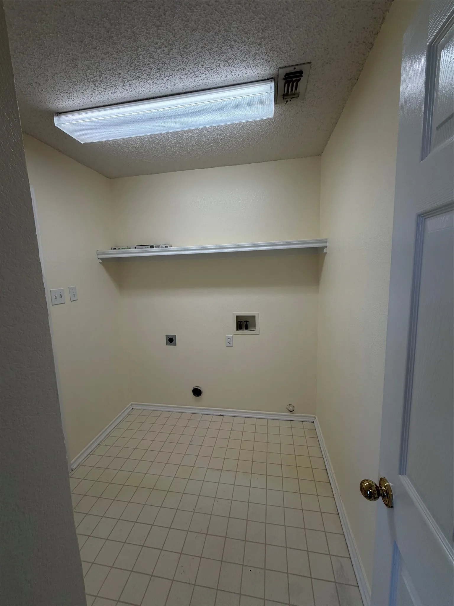 Single Family Residence For Rent in Parker County , 1427 Shadow Run, Weatherford, Texas 76086, 3 Bedroom, 2 Bathroom, 2 Garage spaces, 1,590 Sqft, built in 1996, mls#21359185, Real Estate Agent in Weatherford, Homes For Rent in Parker county, Homes For Rent in Weatherford, Realtor in Weatherford Texas, Real Estate Brokerage Independent Realty Texas, Luminita Cordes Realtor