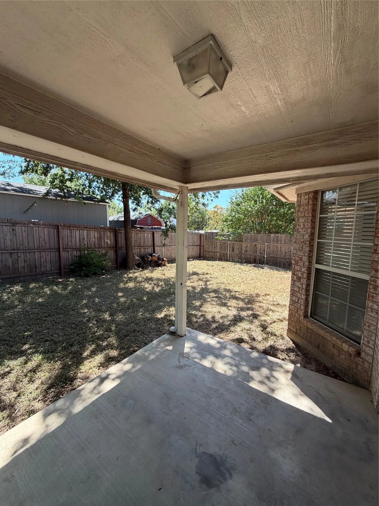 Single Family Residence For Rent in Parker County , 1427 Shadow Run, Weatherford, Texas 76086, 3 Bedroom, 2 Bathroom, 2 Garage spaces, 1,590 Sqft, built in 1996, mls#21359185, Real Estate Agent in Weatherford, Homes For Rent in Parker county, Homes For Rent in Weatherford, Realtor in Weatherford Texas, Real Estate Brokerage Independent Realty Texas, Luminita Cordes Realtor