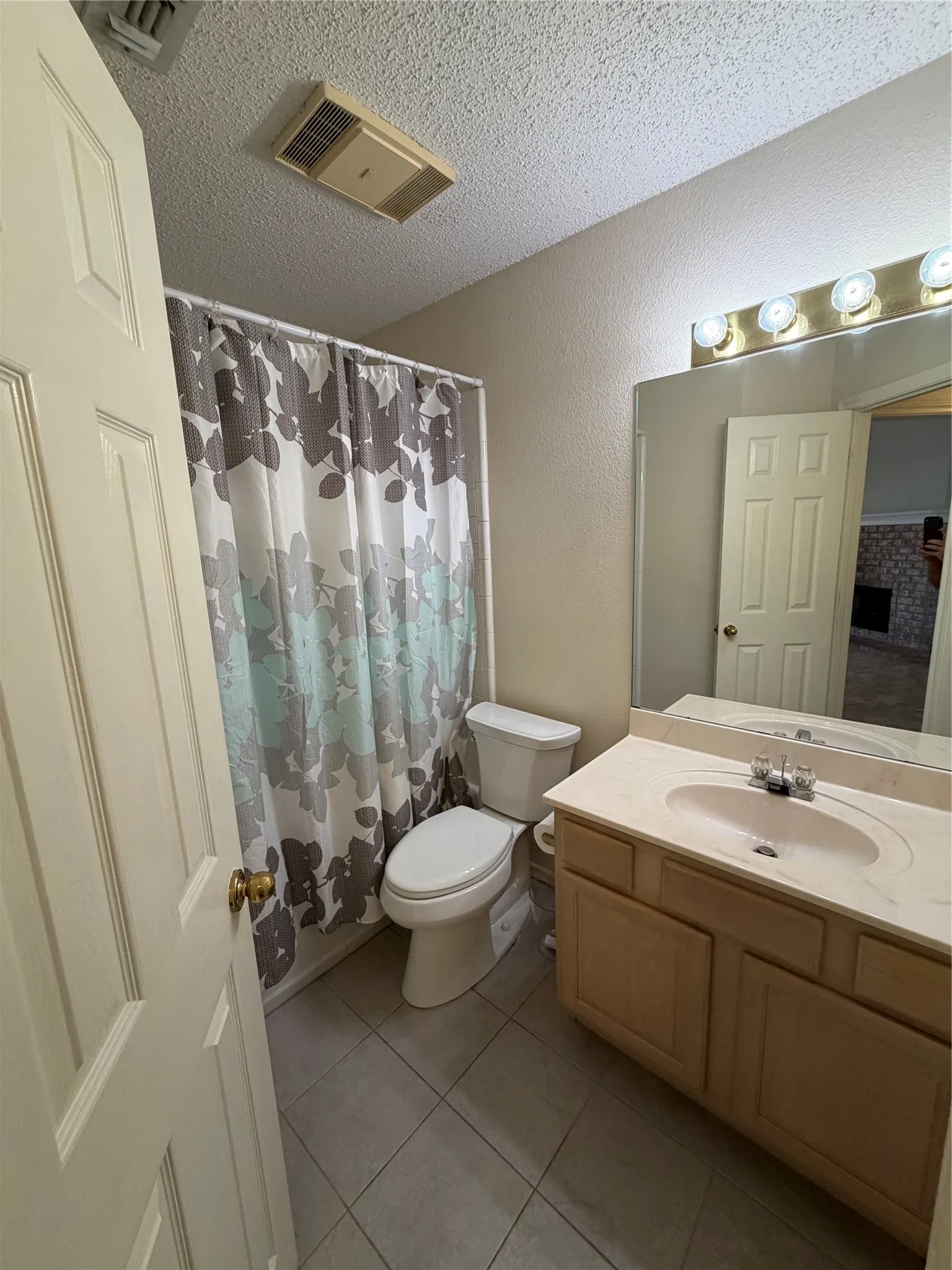 Single Family Residence For Rent in Parker County , 1427 Shadow Run, Weatherford, Texas 76086, 3 Bedroom, 2 Bathroom, 2 Garage spaces, 1,590 Sqft, built in 1996, mls#21359185, Real Estate Agent in Weatherford, Homes For Rent in Parker county, Homes For Rent in Weatherford, Realtor in Weatherford Texas, Real Estate Brokerage Independent Realty Texas, Luminita Cordes Realtor