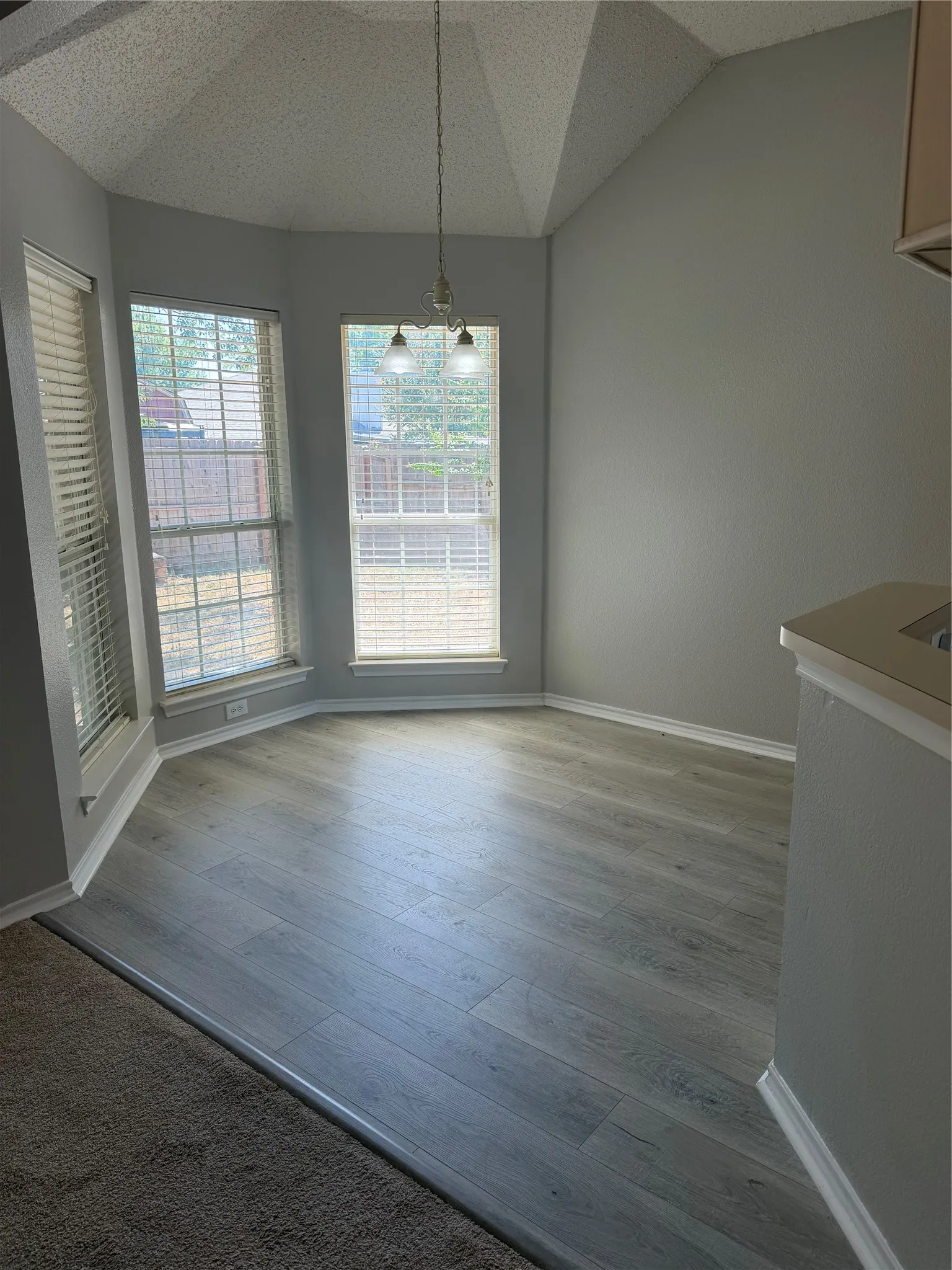 Single Family Residence For Rent in Parker County , 1427 Shadow Run, Weatherford, Texas 76086, 3 Bedroom, 2 Bathroom, 2 Garage spaces, 1,590 Sqft, built in 1996, mls#21359185, Real Estate Agent in Weatherford, Homes For Rent in Parker county, Homes For Rent in Weatherford, Realtor in Weatherford Texas, Real Estate Brokerage Independent Realty Texas, Luminita Cordes Realtor