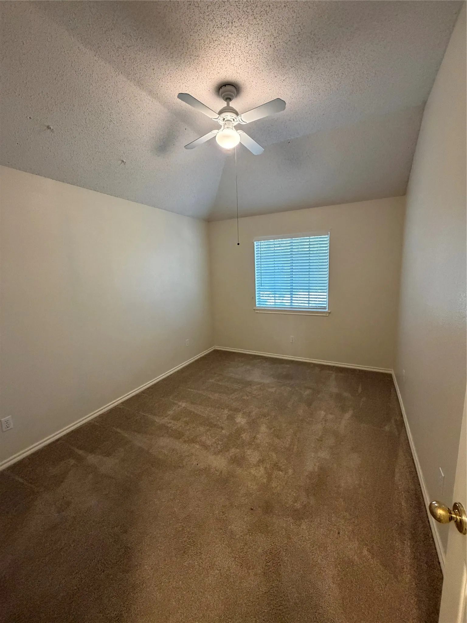 Single Family Residence For Rent in Parker County , 1427 Shadow Run, Weatherford, Texas 76086, 3 Bedroom, 2 Bathroom, 2 Garage spaces, 1,590 Sqft, built in 1996, mls#21359185, Real Estate Agent in Weatherford, Homes For Rent in Parker county, Homes For Rent in Weatherford, Realtor in Weatherford Texas, Real Estate Brokerage Independent Realty Texas, Luminita Cordes Realtor