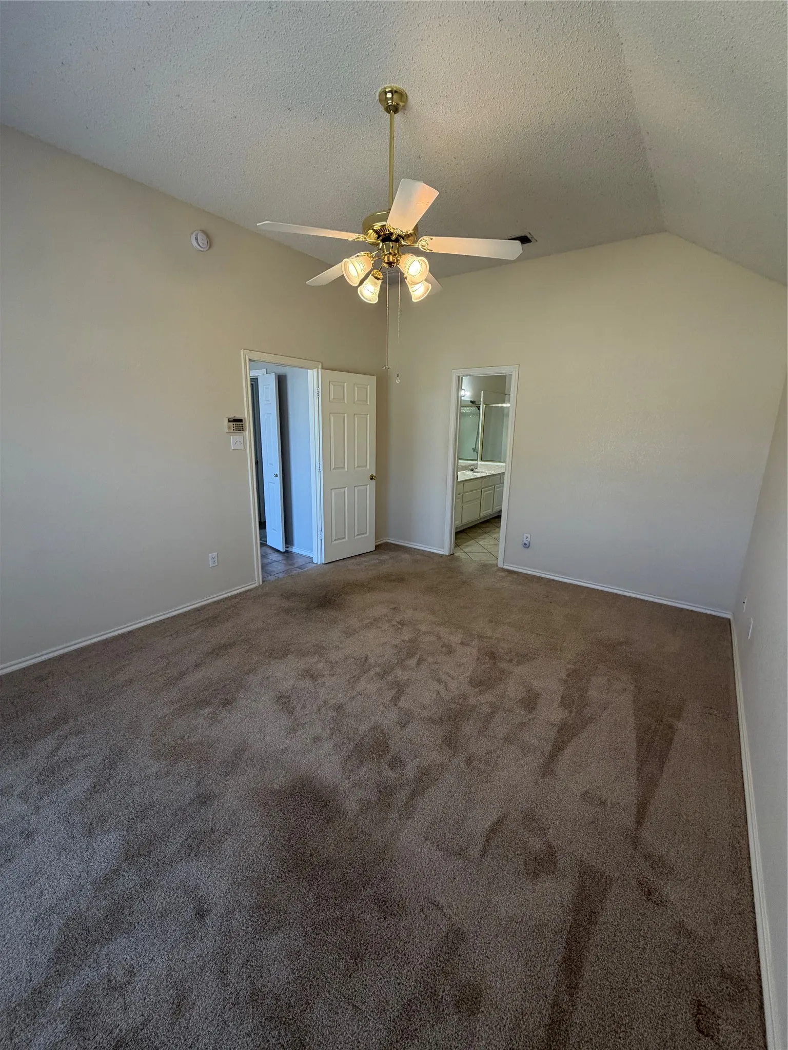 Single Family Residence For Rent in Parker County , 1427 Shadow Run, Weatherford, Texas 76086, 3 Bedroom, 2 Bathroom, 2 Garage spaces, 1,590 Sqft, built in 1996, mls#21359185, Real Estate Agent in Weatherford, Homes For Rent in Parker county, Homes For Rent in Weatherford, Realtor in Weatherford Texas, Real Estate Brokerage Independent Realty Texas, Luminita Cordes Realtor