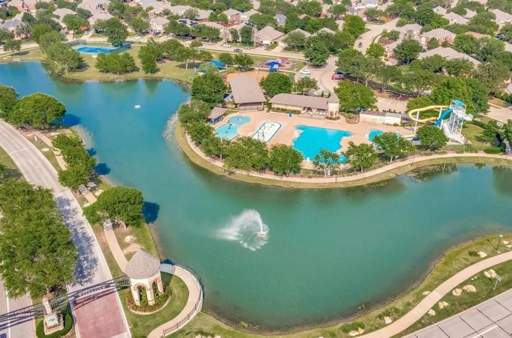 A Water Park at the Heart of Waterview - Surrounded by community lakes and landscaped grounds, Waterview’s expansive pool complex adds a resort-style recreational amenity right within the neighborhood.