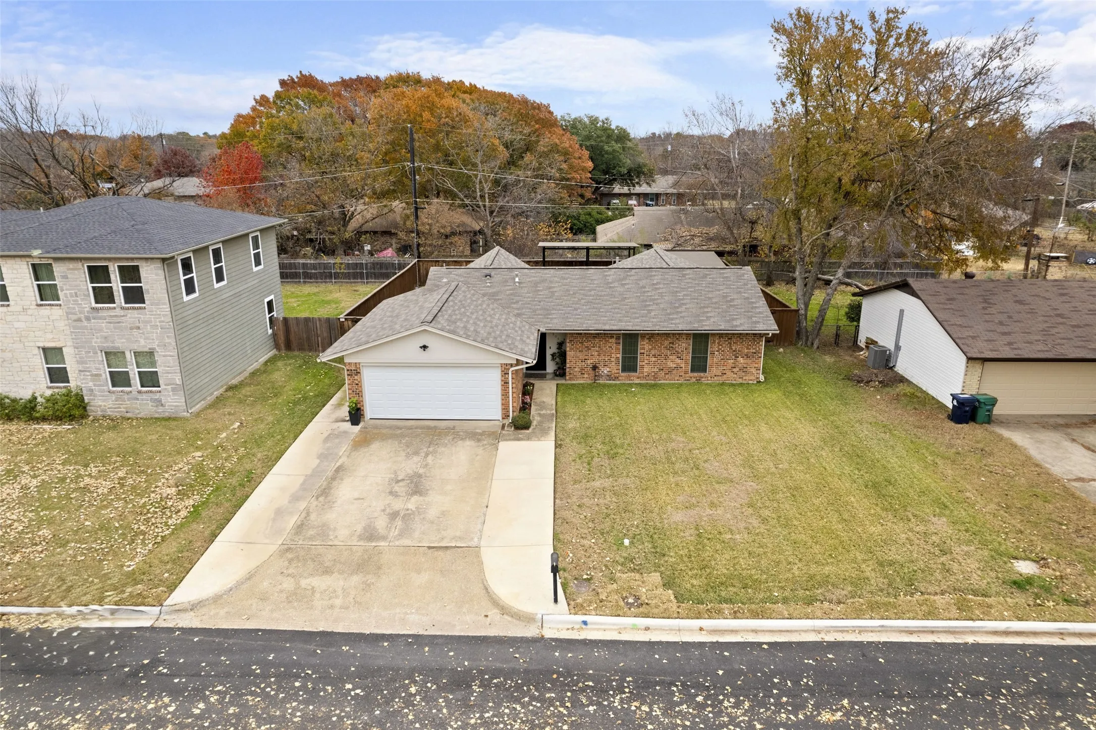 Single Family Residence For Sale in Denton County , 3304 Huisache Street, Denton, Texas 76209, 3 Bedroom, 2 Bathroom, 2 Garage spaces, 1,599 Sqft, built in 1968, mls#21359175, Real Estate Agent in Denton, Homes For Sale in Denton county, Homes For Sale in Denton, Realtor in Denton Texas, Real Estate Brokerage Independent Realty Texas, Luminita Cordes Realtor