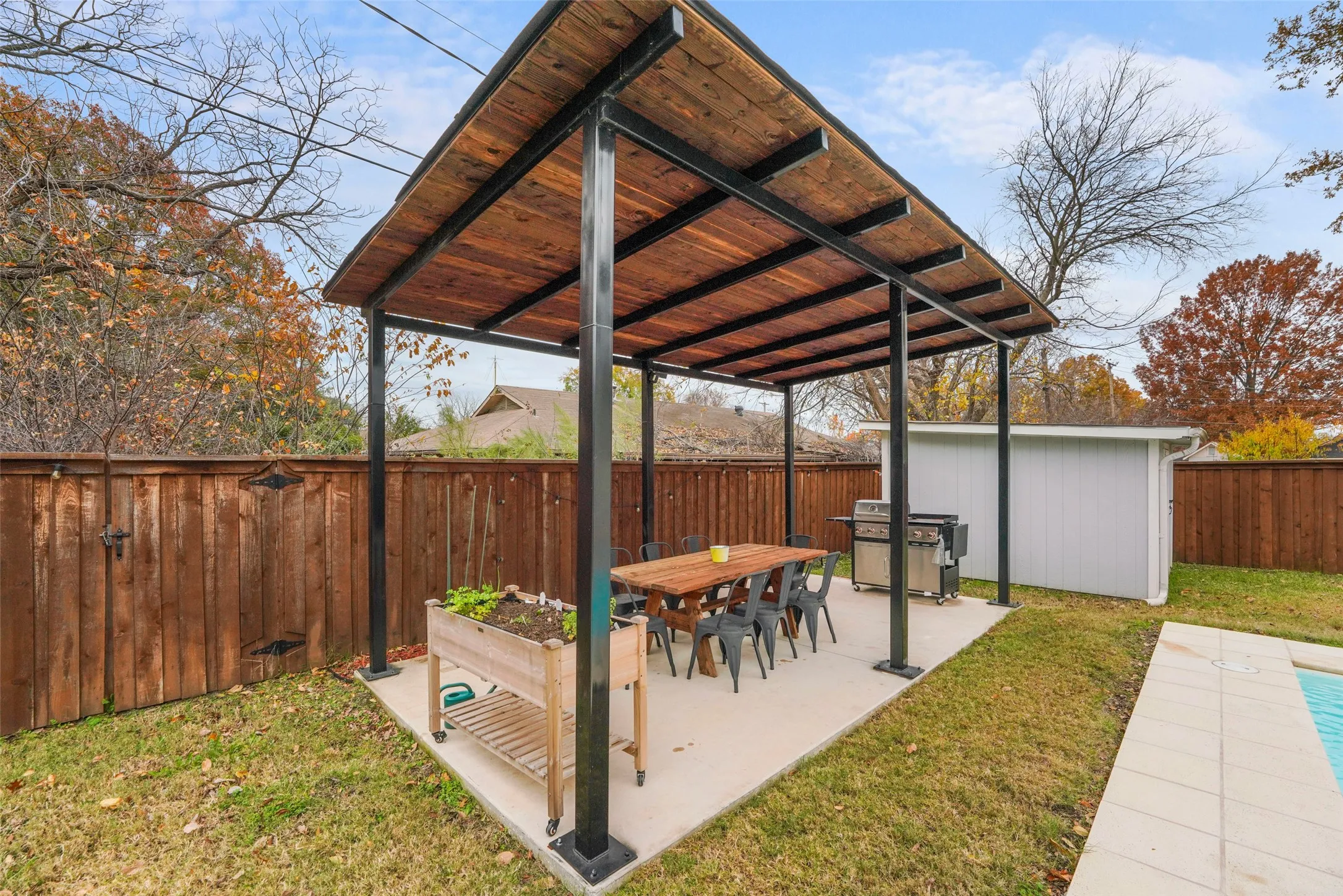 Single Family Residence For Sale in Denton County , 3304 Huisache Street, Denton, Texas 76209, 3 Bedroom, 2 Bathroom, 2 Garage spaces, 1,599 Sqft, built in 1968, mls#21359175, Real Estate Agent in Denton, Homes For Sale in Denton county, Homes For Sale in Denton, Realtor in Denton Texas, Real Estate Brokerage Independent Realty Texas, Luminita Cordes Realtor
