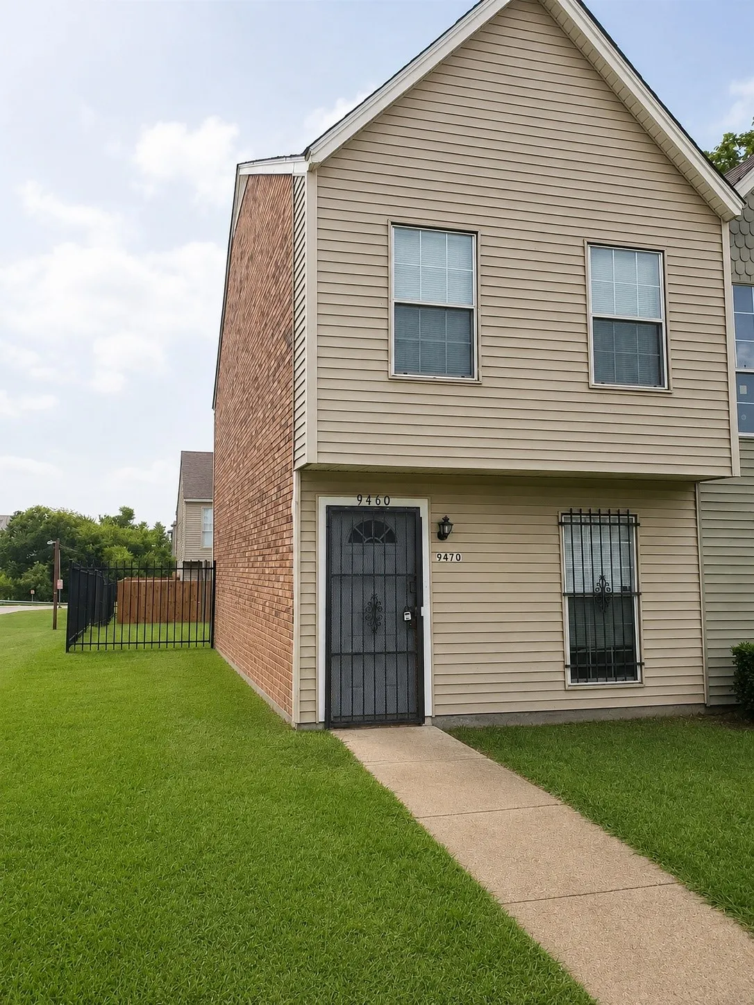 For Sale in Dallas County , 9460 Olde Towne Row, Dallas, Texas 75227, 2 Bedroom, 2 Bathroom, Garage spaces, 0 Sqft, built in 1983, mls#21357008, Real Estate Agent in Dallas, Homes For Sale in Dallas county, Homes For Sale in Dallas, Realtor in Dallas Texas, Real Estate Brokerage Independent Realty Texas, Luminita Cordes Realtor