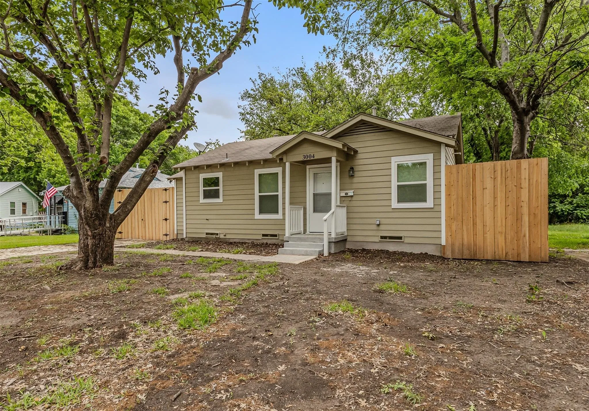 Single Family Residence For Rent in Dallas County , 3004 Ballinger Drive, Garland, Texas 75041, 2 Bedroom, 1 Bathroom, Garage spaces, 890 Sqft, built in 1950, mls#21359211, Real Estate Agent in Garland, Homes For Rent in Dallas county, Homes For Rent in Garland, Realtor in Garland Texas, Real Estate Brokerage Independent Realty Texas, Luminita Cordes Realtor