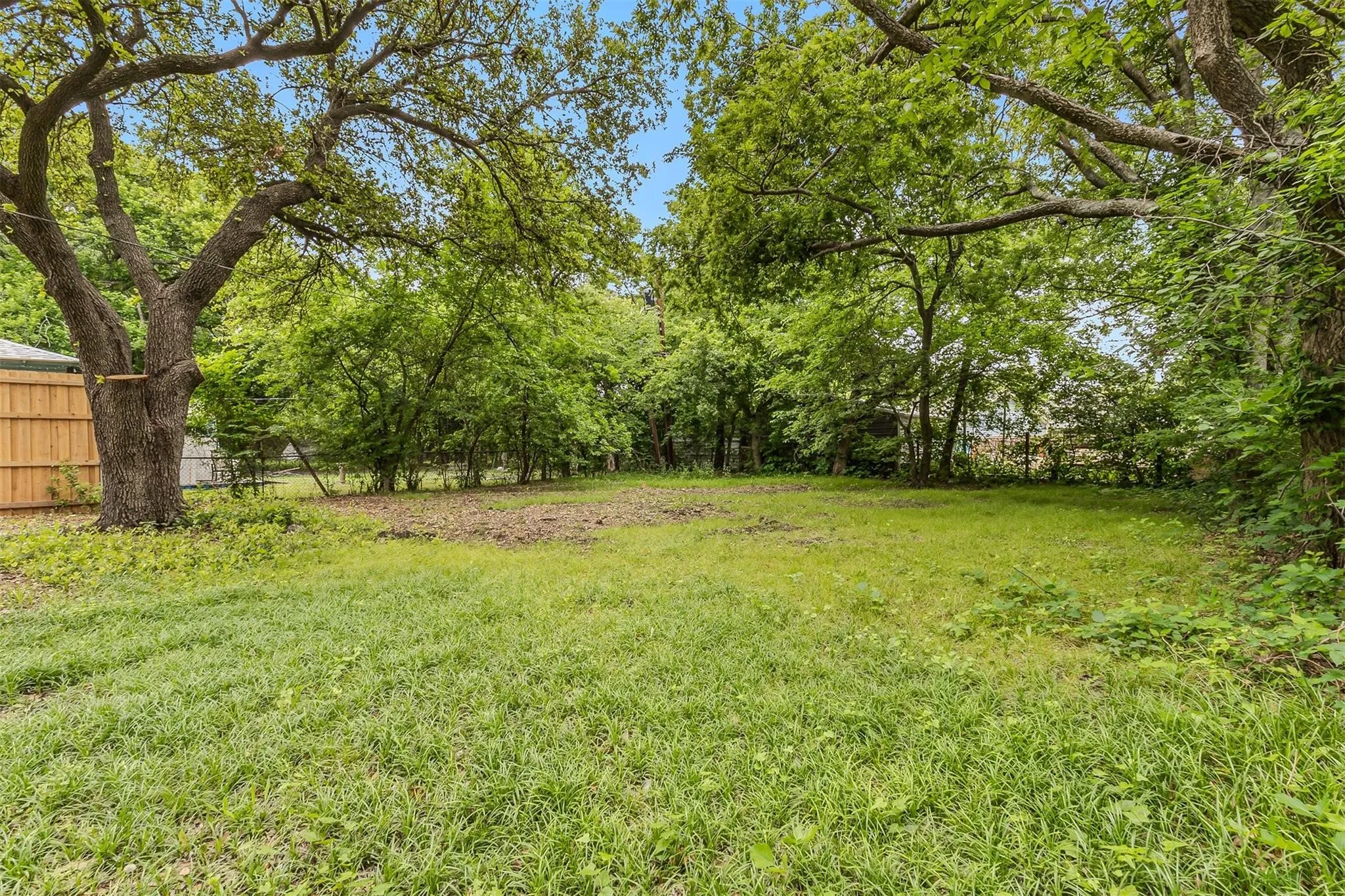 Single Family Residence For Rent in Dallas County , 3004 Ballinger Drive, Garland, Texas 75041, 2 Bedroom, 1 Bathroom, Garage spaces, 890 Sqft, built in 1950, mls#21359211, Real Estate Agent in Garland, Homes For Rent in Dallas county, Homes For Rent in Garland, Realtor in Garland Texas, Real Estate Brokerage Independent Realty Texas, Luminita Cordes Realtor