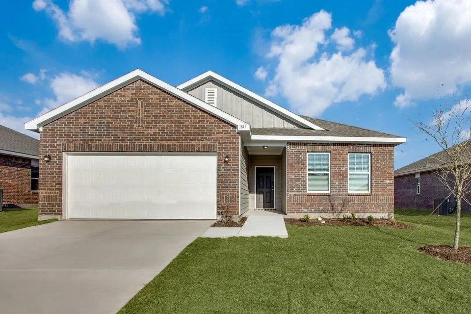 Single Family Residence For Rent in Collin County , 304 Briar Cove, Anna, Texas 75409, 4 Bedroom, 2 Bathroom, 2 Garage spaces, 1,884 Sqft, built in 2021, mls#21359223, Real Estate Agent in Anna, Homes For Rent in Collin county, Homes For Rent in Anna, Realtor in Anna Texas, Real Estate Brokerage Independent Realty Texas, Luminita Cordes Realtor