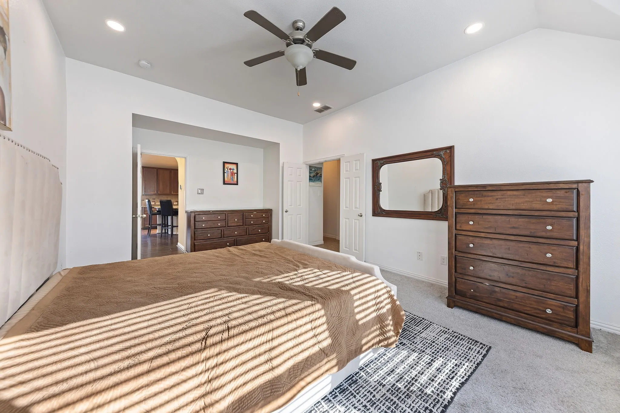 Single Family Residence For Sale in Dallas County , 433 Castle Street, De Soto, Texas 75115, 3 Bedroom, 3 Bathroom, 2 Garage spaces, 2,602 Sqft, built in 2011, mls#21355782, Real Estate Agent in De Soto, Homes For Sale in Dallas county, Homes For Sale in De Soto, Realtor in De Soto Texas, Real Estate Brokerage Independent Realty Texas, Luminita Cordes Realtor