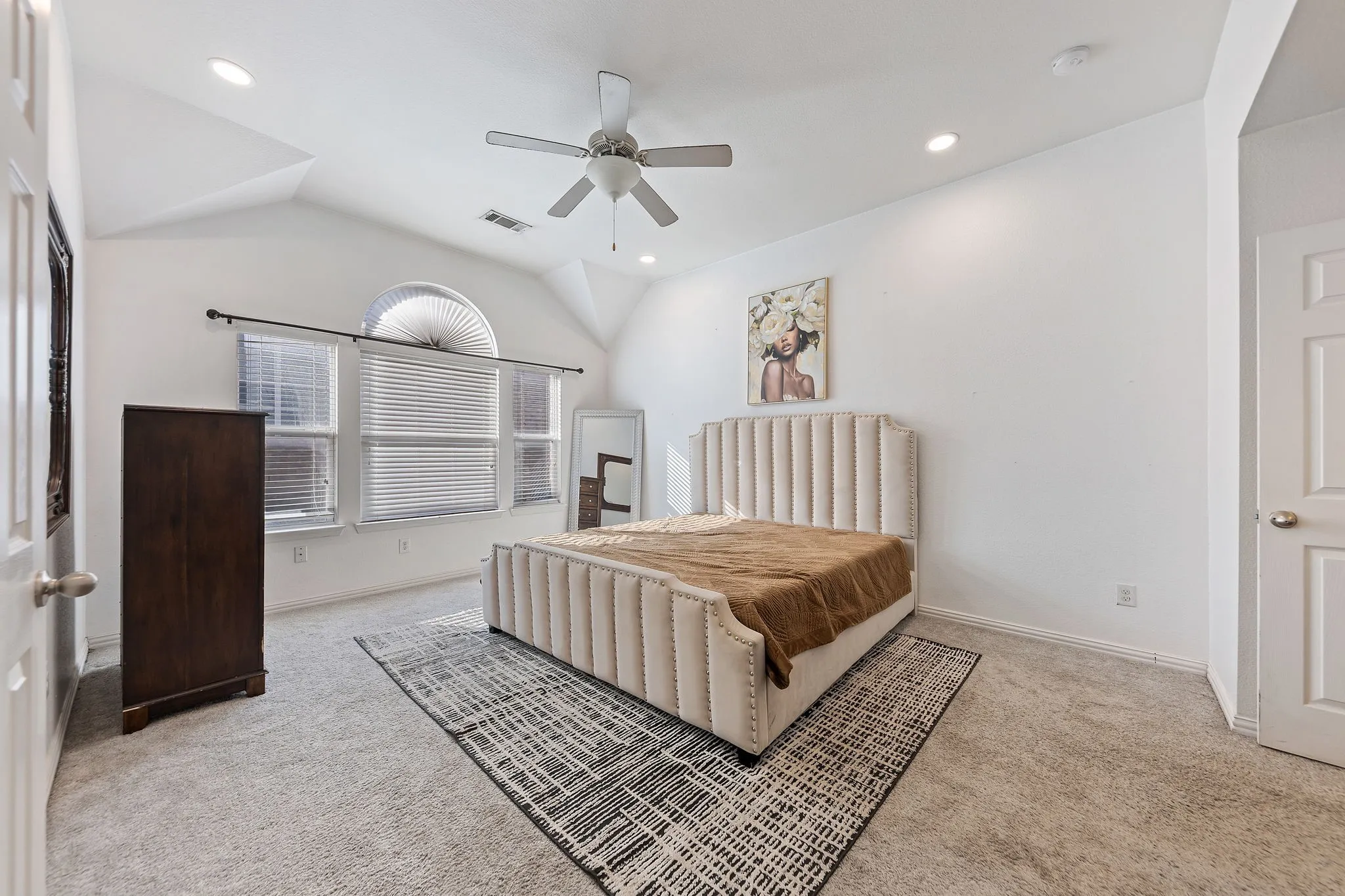 Single Family Residence For Sale in Dallas County , 433 Castle Street, De Soto, Texas 75115, 3 Bedroom, 3 Bathroom, 2 Garage spaces, 2,602 Sqft, built in 2011, mls#21355782, Real Estate Agent in De Soto, Homes For Sale in Dallas county, Homes For Sale in De Soto, Realtor in De Soto Texas, Real Estate Brokerage Independent Realty Texas, Luminita Cordes Realtor