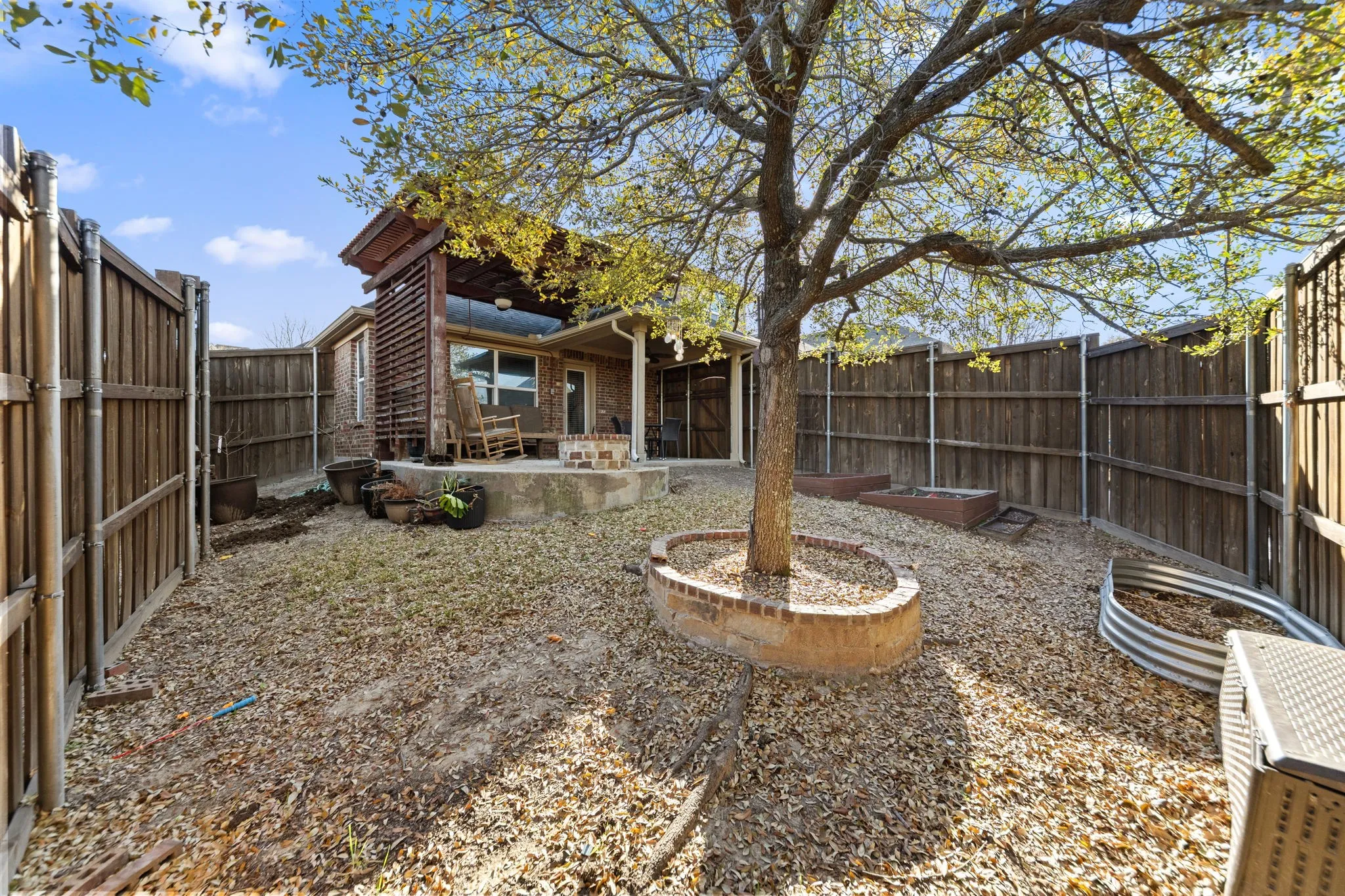 Single Family Residence For Sale in Dallas County , 433 Castle Street, De Soto, Texas 75115, 3 Bedroom, 3 Bathroom, 2 Garage spaces, 2,602 Sqft, built in 2011, mls#21355782, Real Estate Agent in De Soto, Homes For Sale in Dallas county, Homes For Sale in De Soto, Realtor in De Soto Texas, Real Estate Brokerage Independent Realty Texas, Luminita Cordes Realtor