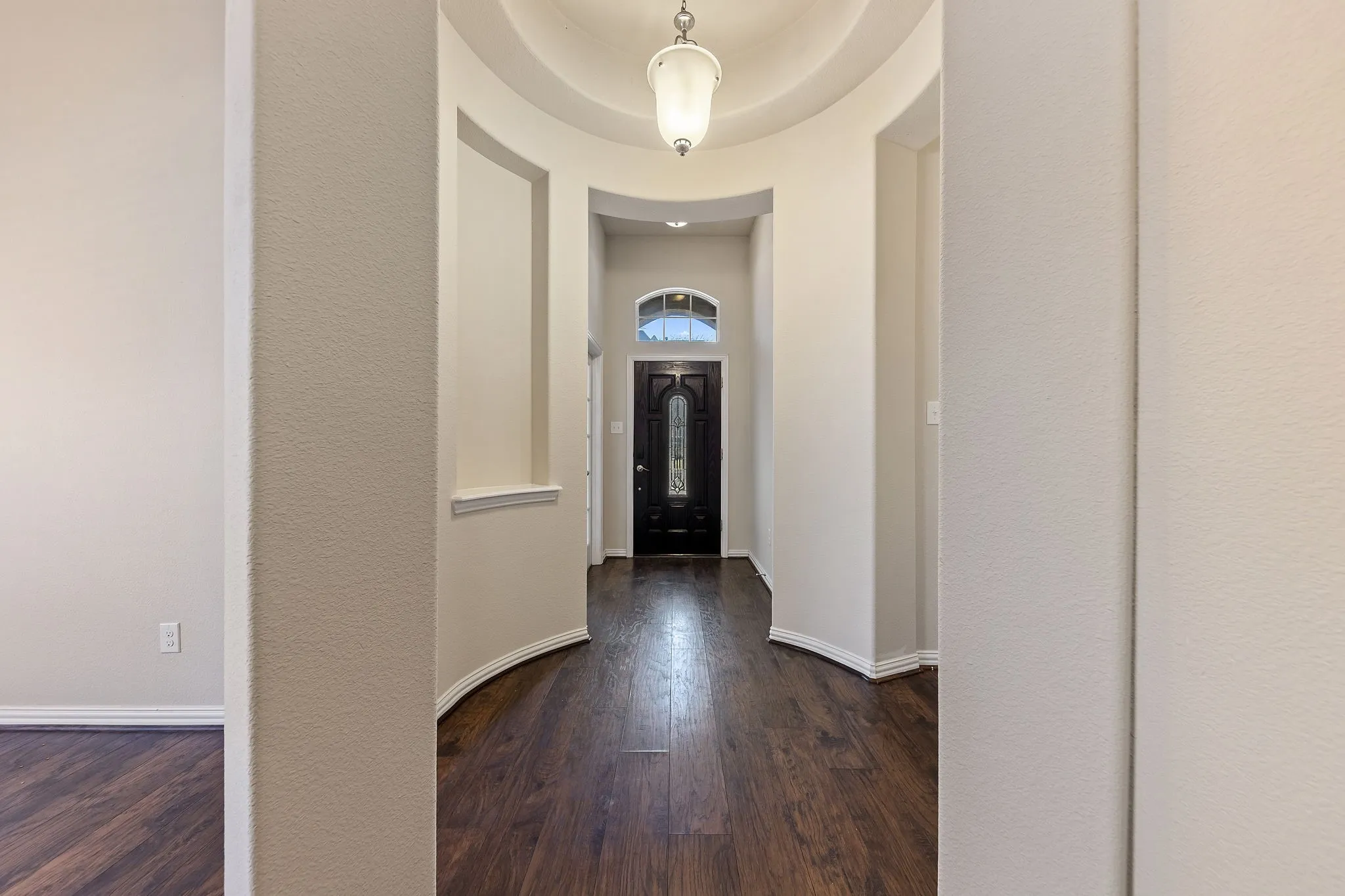 Single Family Residence For Sale in Dallas County , 433 Castle Street, De Soto, Texas 75115, 3 Bedroom, 3 Bathroom, 2 Garage spaces, 2,602 Sqft, built in 2011, mls#21355782, Real Estate Agent in De Soto, Homes For Sale in Dallas county, Homes For Sale in De Soto, Realtor in De Soto Texas, Real Estate Brokerage Independent Realty Texas, Luminita Cordes Realtor