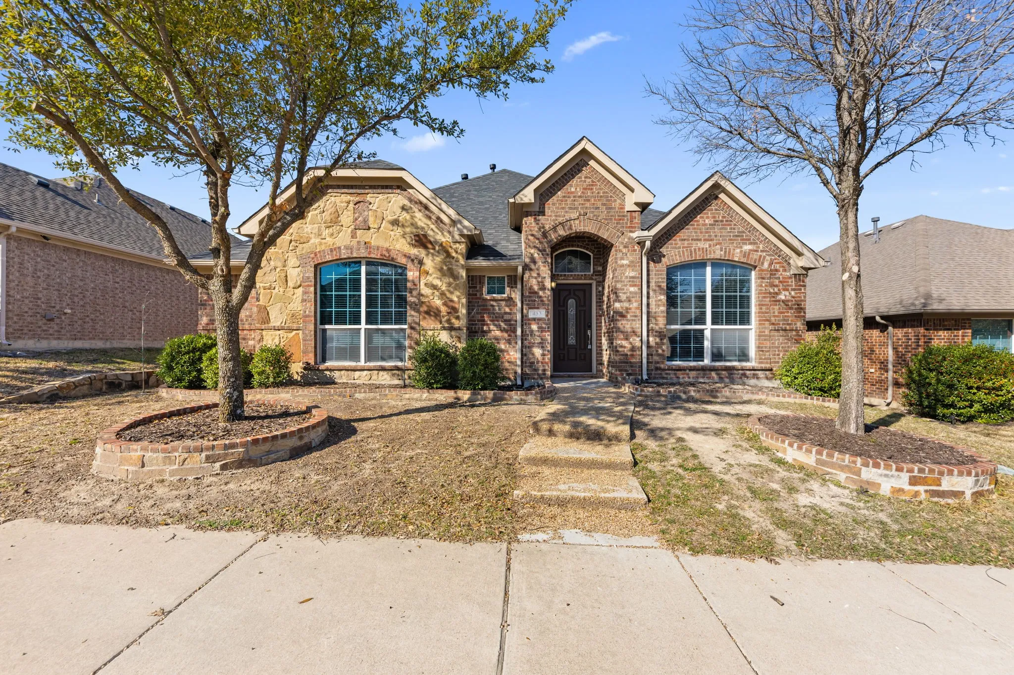 Single Family Residence For Sale in Dallas County , 433 Castle Street, De Soto, Texas 75115, 3 Bedroom, 3 Bathroom, 2 Garage spaces, 2,602 Sqft, built in 2011, mls#21355782, Real Estate Agent in De Soto, Homes For Sale in Dallas county, Homes For Sale in De Soto, Realtor in De Soto Texas, Real Estate Brokerage Independent Realty Texas, Luminita Cordes Realtor