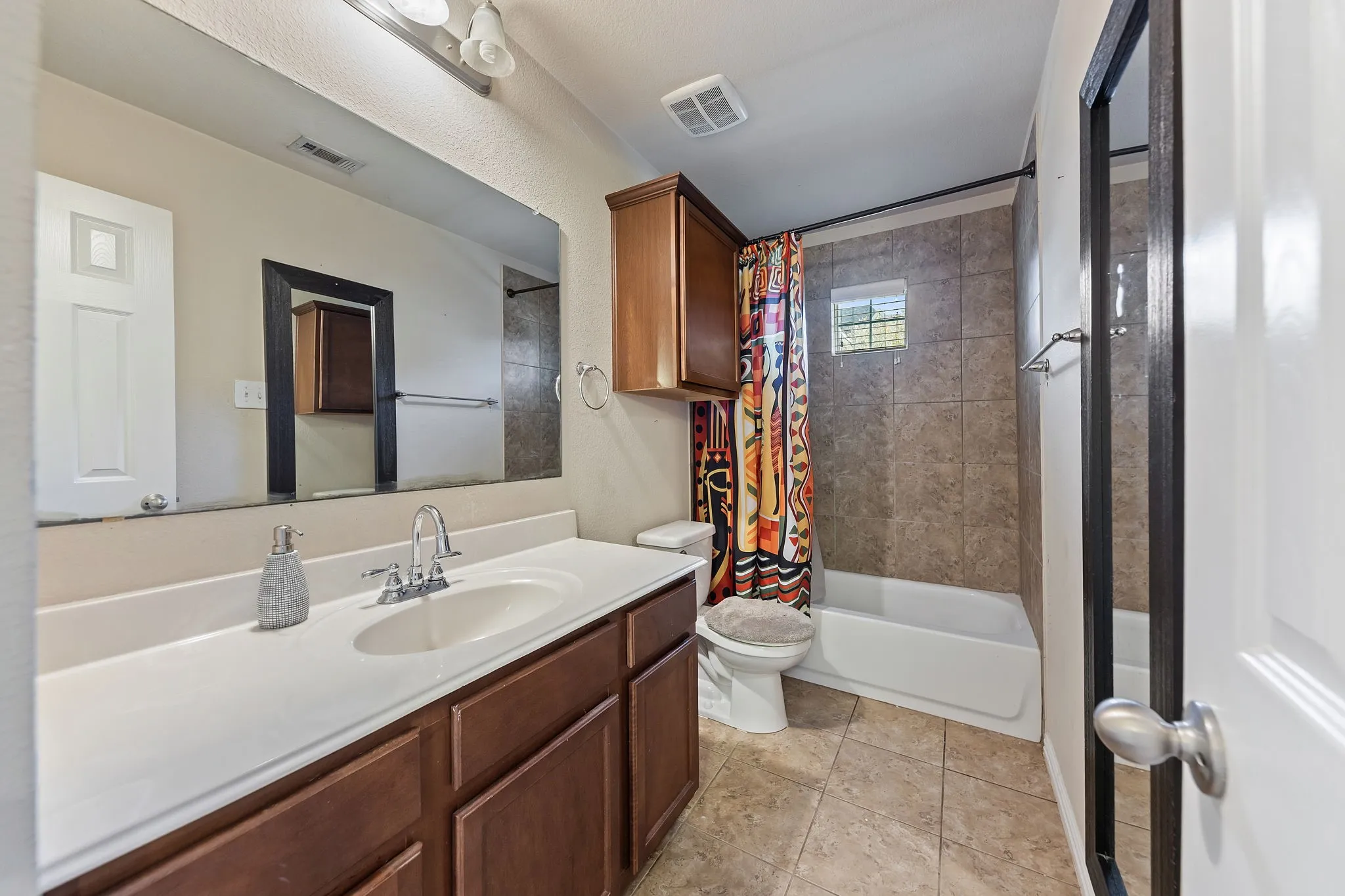 Single Family Residence For Sale in Dallas County , 433 Castle Street, De Soto, Texas 75115, 3 Bedroom, 3 Bathroom, 2 Garage spaces, 2,602 Sqft, built in 2011, mls#21355782, Real Estate Agent in De Soto, Homes For Sale in Dallas county, Homes For Sale in De Soto, Realtor in De Soto Texas, Real Estate Brokerage Independent Realty Texas, Luminita Cordes Realtor