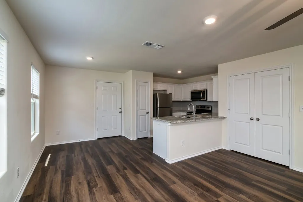 Duplex For Rent in Grayson County , 201 S May Street 1, Whitewright, Texas 75491, 3 Bedroom, 3 Bathroom, 1 Garage spaces, 1,229 Sqft, built in 2022, Price $1,495, mls#21359224, Real Estate Agent in Whitewright, Homes For Rent in Grayson county, Homes For Rent in Whitewright, Realtor in Whitewright Texas, Real Estate Brokerage Independent Realty Texas, Luminita Cordes Realtor