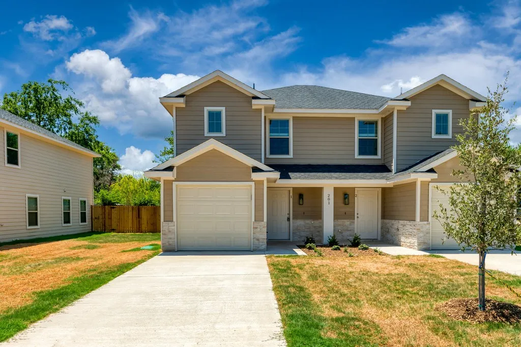 Duplex For Rent in Grayson County , 201 S May Street 1, Whitewright, Texas 75491, 3 Bedroom, 3 Bathroom, 1 Garage spaces, 1,229 Sqft, built in 2022, Price $1,495, mls#21359224, Real Estate Agent in Whitewright, Homes For Rent in Grayson county, Homes For Rent in Whitewright, Realtor in Whitewright Texas, Real Estate Brokerage Independent Realty Texas, Luminita Cordes Realtor