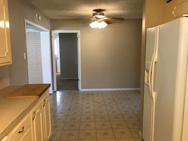 Single Family Residence For Rent in Taylor County , 5234 Burbank Drive, Abilene, Texas 79605, 3 Bedroom, 2 Bathroom, 2 Garage spaces, 1,286 Sqft, built in 1962, mls#21359228, Real Estate Agent in Abilene, Homes For Rent in Taylor county, Homes For Rent in Abilene, Realtor in Abilene Texas, Real Estate Brokerage Independent Realty Texas, Luminita Cordes Realtor