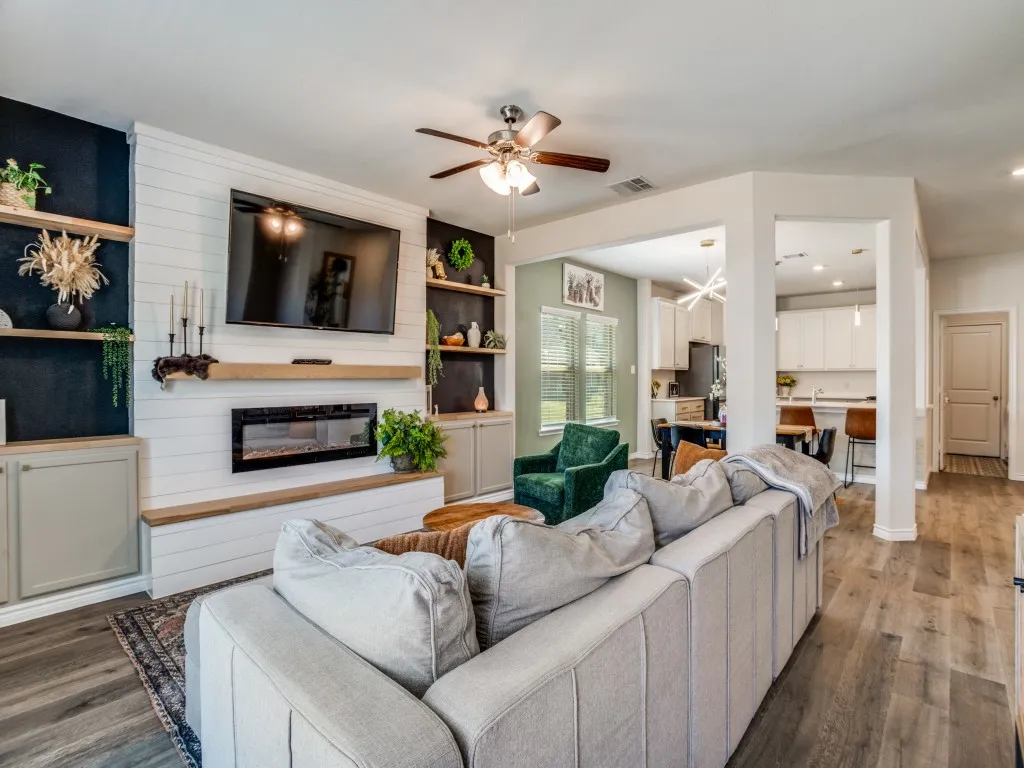 Single Family Residence For Rent in Collin County , 729 Jessica Lynn Lane, Anna, Texas 75409, 4 Bedroom, 4 Bathroom, 2 Garage spaces, 2,205 Sqft, built in 2022, mls#21358970, Real Estate Agent in Anna, Homes For Rent in Collin county, Homes For Rent in Anna, Realtor in Anna Texas, Real Estate Brokerage Independent Realty Texas, Luminita Cordes Realtor