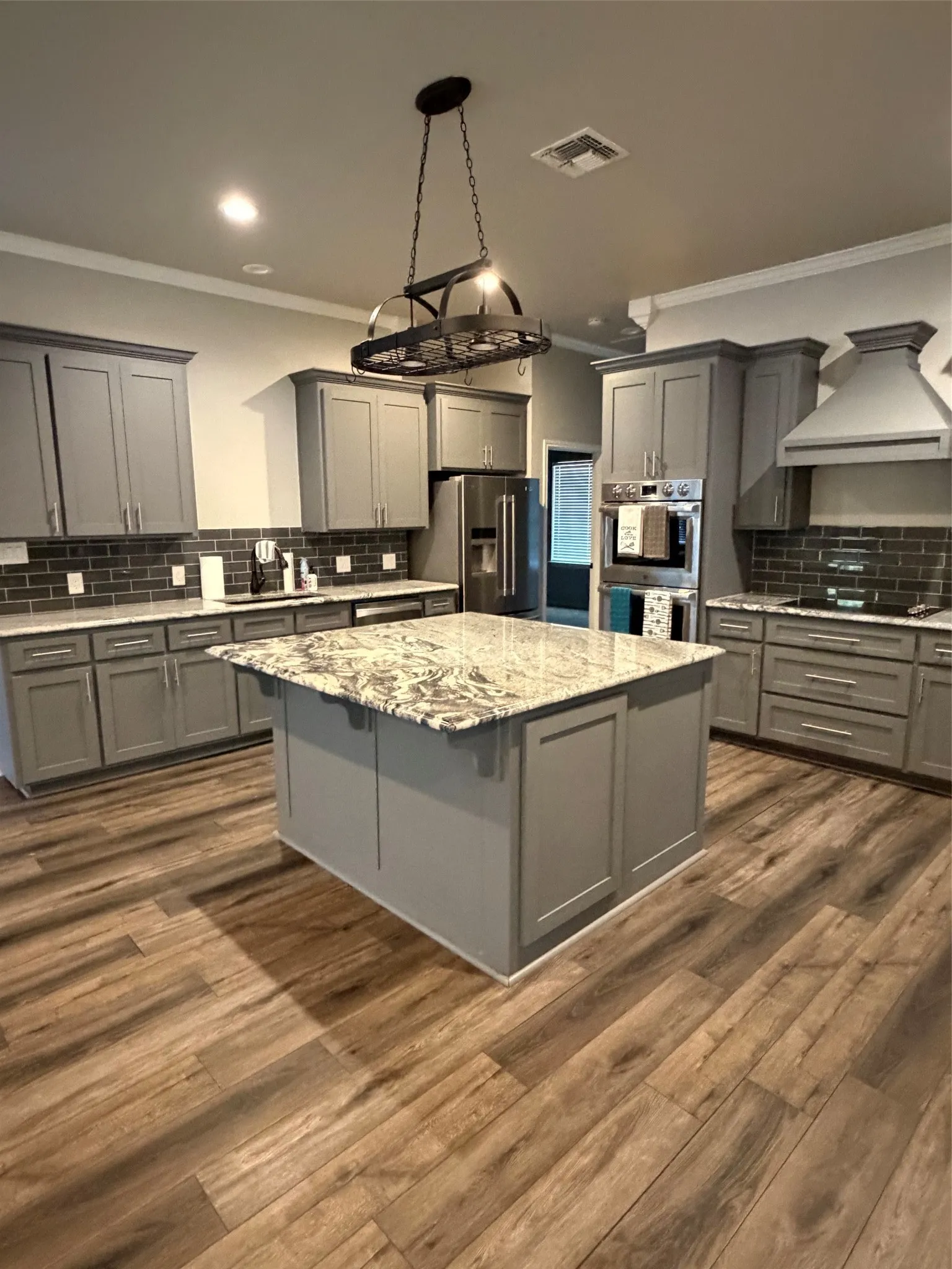 Single Family Residence For Sale in Limestone County , 706 E Palestine Street, Mexia, Texas 76667, 2 Bedroom, 2 Bathroom, Garage spaces, 1,435 Sqft, built in 1970, mls#21359235, Real Estate Agent in Mexia, Homes For Sale in Limestone county, Homes For Sale in Mexia, Realtor in Mexia Texas, Real Estate Brokerage Independent Realty Texas, Luminita Cordes Realtor
