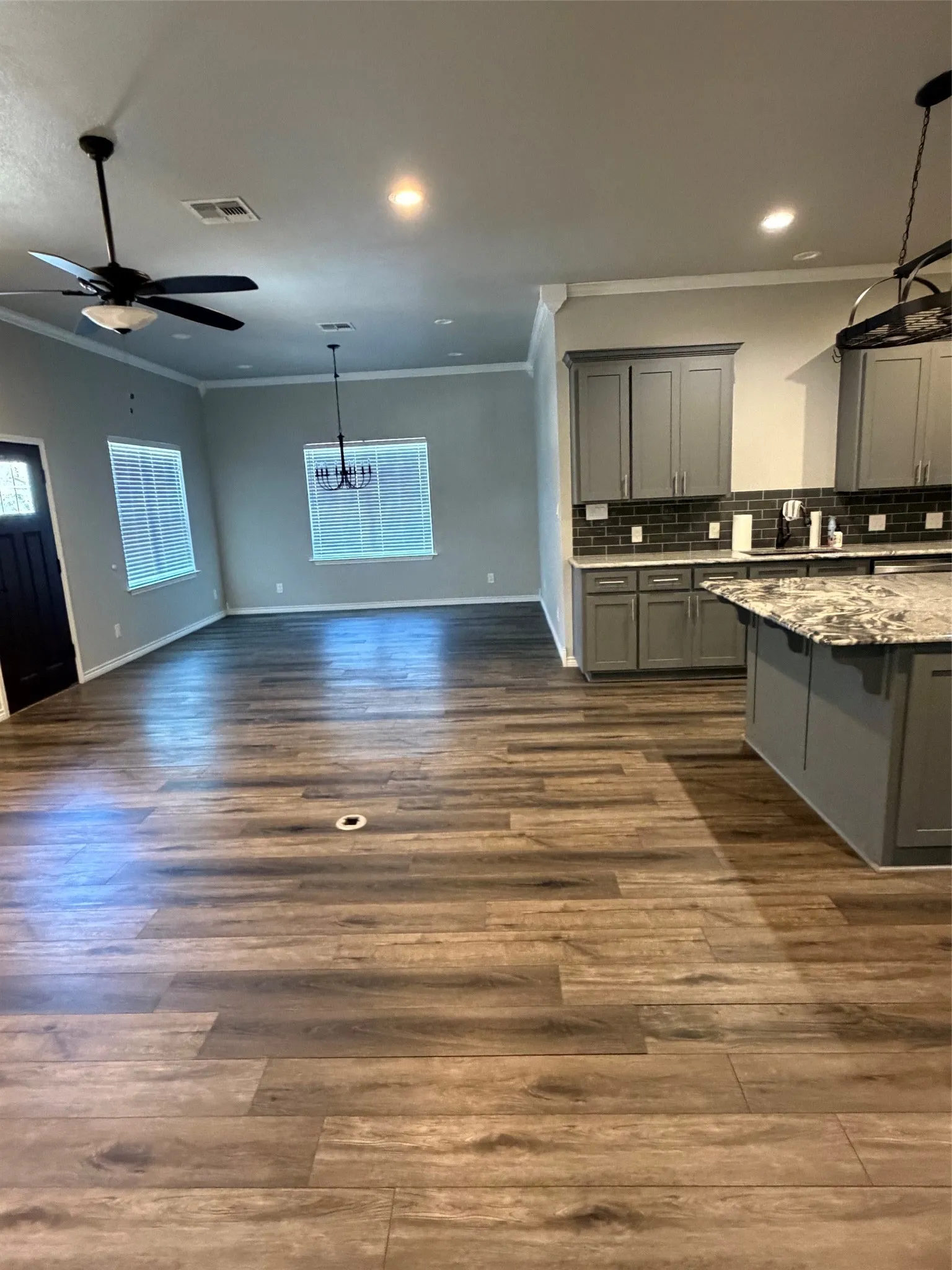 Single Family Residence For Sale in Limestone County , 706 E Palestine Street, Mexia, Texas 76667, 2 Bedroom, 2 Bathroom, Garage spaces, 1,435 Sqft, built in 1970, mls#21359235, Real Estate Agent in Mexia, Homes For Sale in Limestone county, Homes For Sale in Mexia, Realtor in Mexia Texas, Real Estate Brokerage Independent Realty Texas, Luminita Cordes Realtor