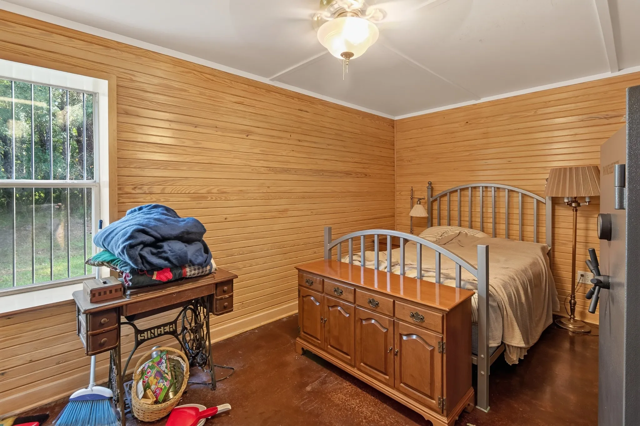 Farm For Sale in Rusk County , TBD Cr 461, Laneville, Texas 75667, 1 Bedroom, 2 Bathroom, 1 Garage spaces, 2,000 Sqft, built in 2009, Price $1,600,000, mls#21337099, Real Estate Agent in Laneville, Homes For Sale in Rusk county, Homes For Sale in Laneville, Realtor in Laneville Texas, Real Estate Brokerage Independent Realty Texas, Luminita Cordes Realtor
