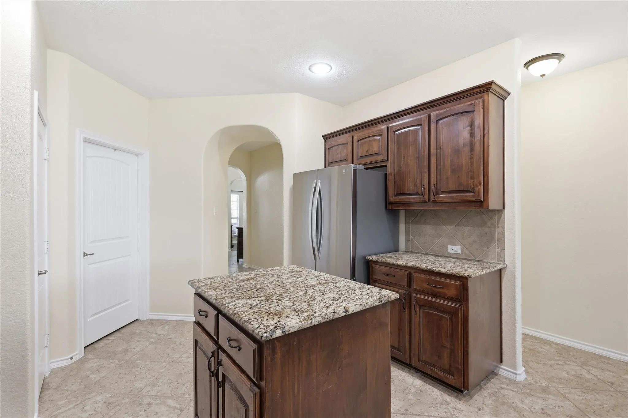 Single Family Residence For Sale in Denton County , 3237 Tamarack Lane, Denton, Texas 76226, 4 Bedroom, 3 Bathroom, 2 Garage spaces, 2,513 Sqft, built in 2015, mls#21354967, Real Estate Agent in Denton, Homes For Sale in Denton county, Homes For Sale in Denton, Realtor in Denton Texas, Real Estate Brokerage Independent Realty Texas, Luminita Cordes Realtor