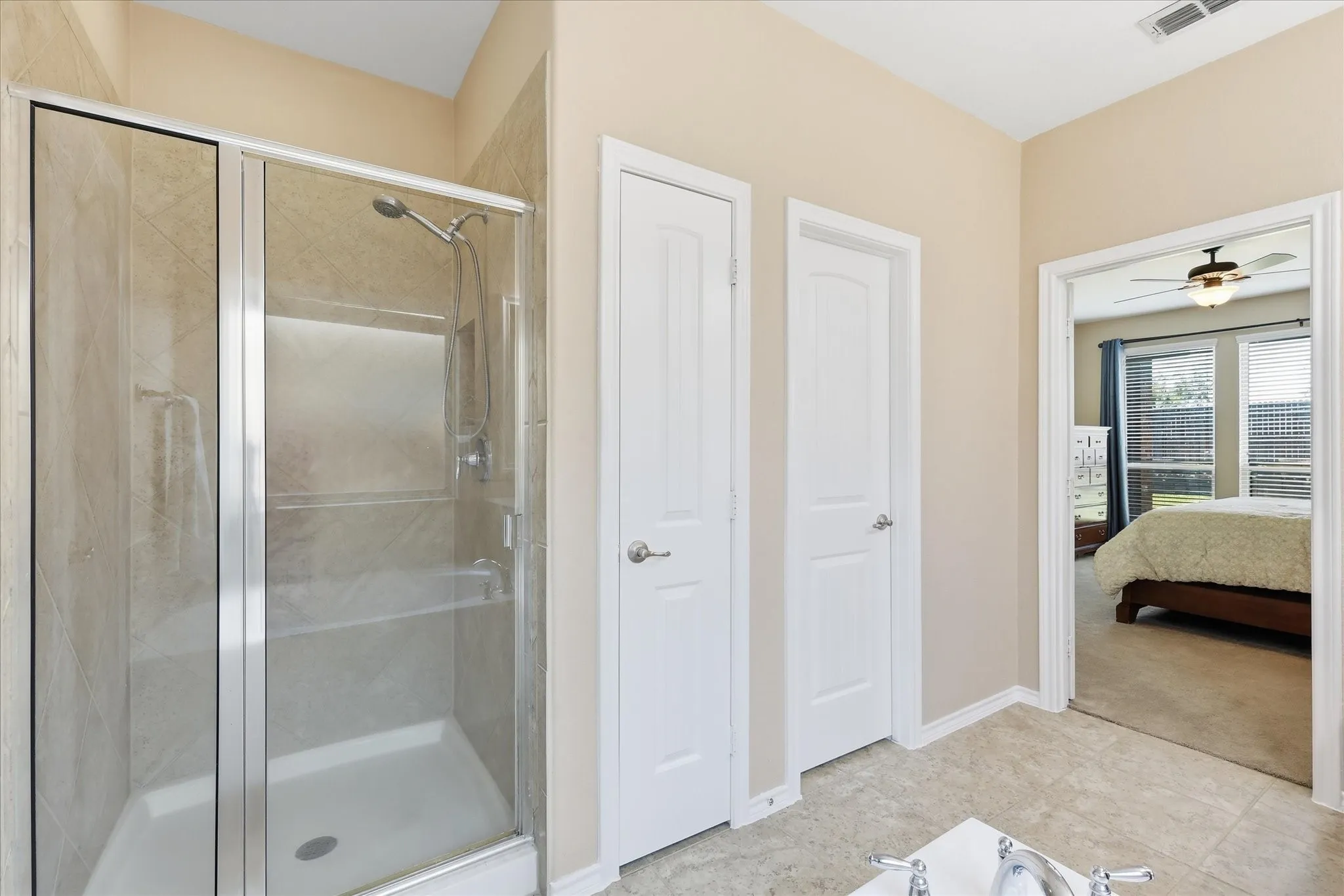 Single Family Residence For Sale in Denton County , 3237 Tamarack Lane, Denton, Texas 76226, 4 Bedroom, 3 Bathroom, 2 Garage spaces, 2,513 Sqft, built in 2015, mls#21354967, Real Estate Agent in Denton, Homes For Sale in Denton county, Homes For Sale in Denton, Realtor in Denton Texas, Real Estate Brokerage Independent Realty Texas, Luminita Cordes Realtor