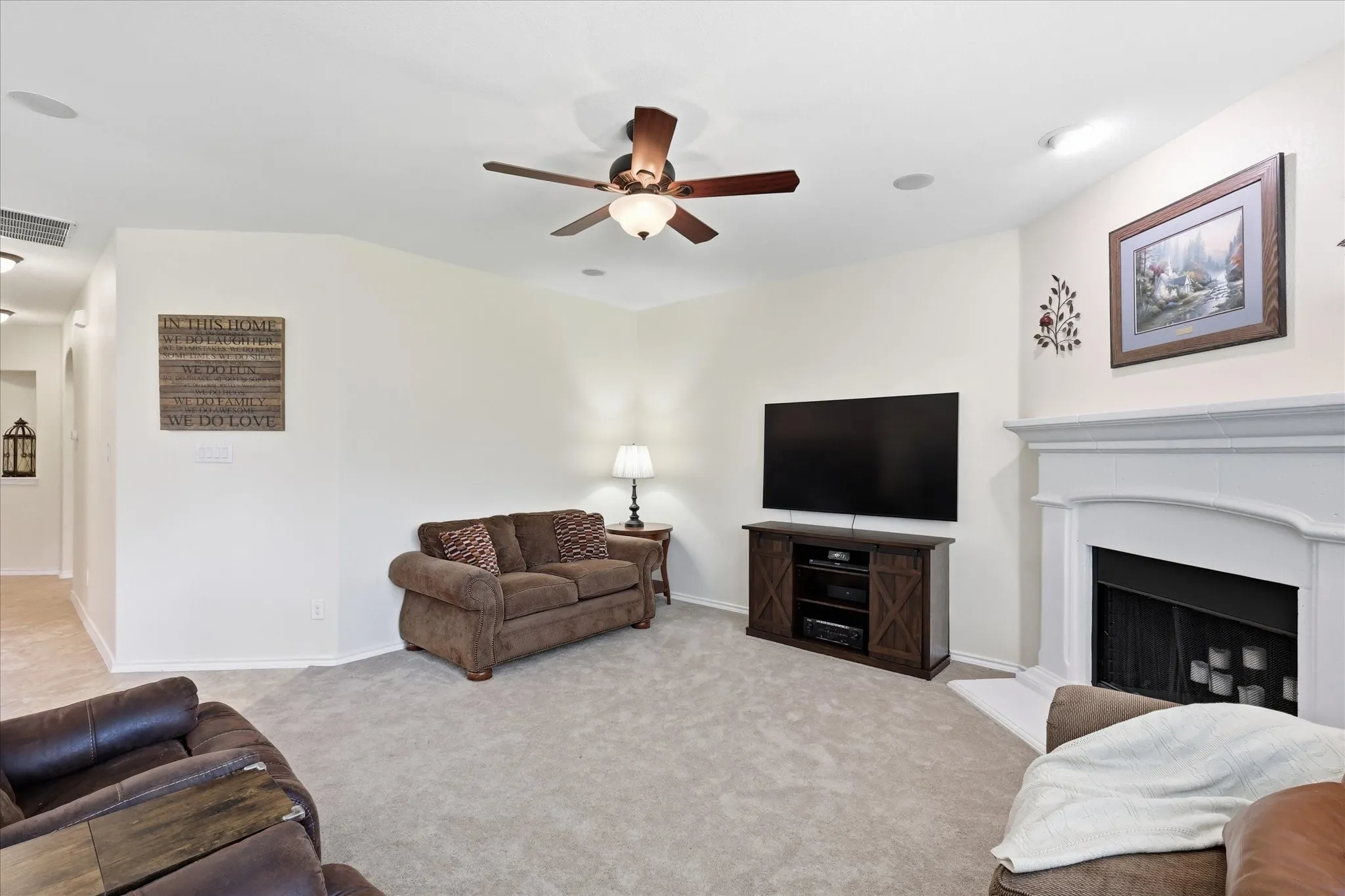 Single Family Residence For Sale in Denton County , 3237 Tamarack Lane, Denton, Texas 76226, 4 Bedroom, 3 Bathroom, 2 Garage spaces, 2,513 Sqft, built in 2015, mls#21354967, Real Estate Agent in Denton, Homes For Sale in Denton county, Homes For Sale in Denton, Realtor in Denton Texas, Real Estate Brokerage Independent Realty Texas, Luminita Cordes Realtor
