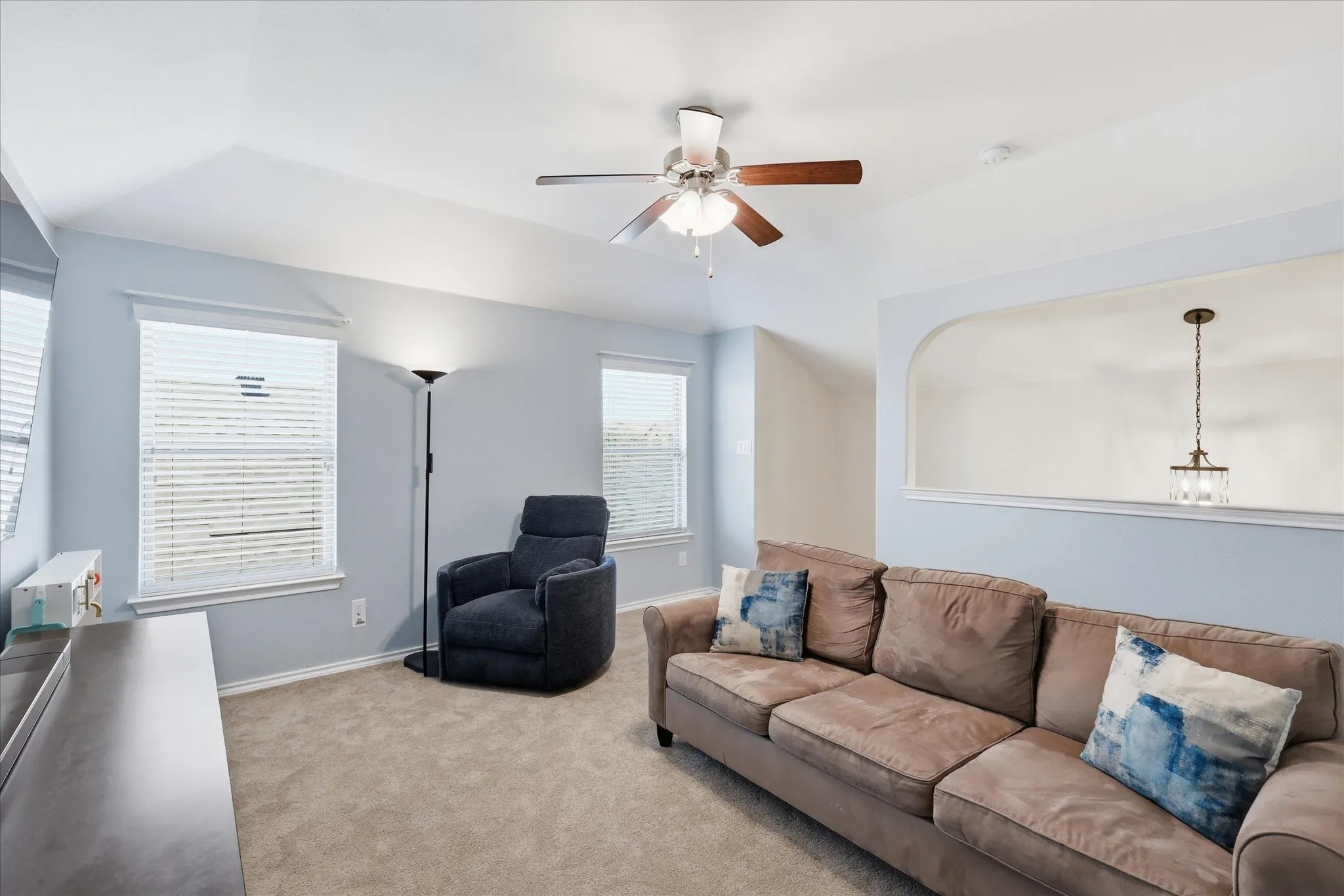 Single Family Residence For Sale in Denton County , 3237 Tamarack Lane, Denton, Texas 76226, 4 Bedroom, 3 Bathroom, 2 Garage spaces, 2,513 Sqft, built in 2015, mls#21354967, Real Estate Agent in Denton, Homes For Sale in Denton county, Homes For Sale in Denton, Realtor in Denton Texas, Real Estate Brokerage Independent Realty Texas, Luminita Cordes Realtor