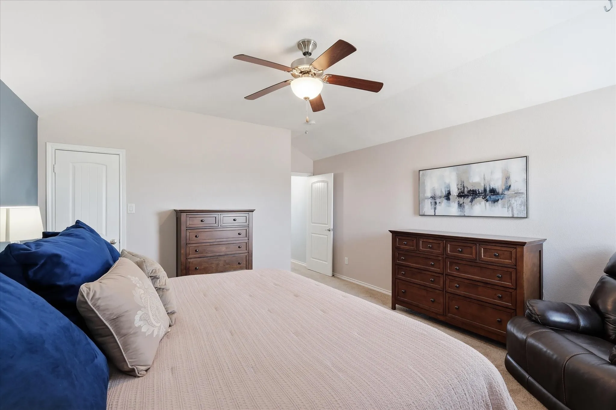 Single Family Residence For Sale in Denton County , 3237 Tamarack Lane, Denton, Texas 76226, 4 Bedroom, 3 Bathroom, 2 Garage spaces, 2,513 Sqft, built in 2015, mls#21354967, Real Estate Agent in Denton, Homes For Sale in Denton county, Homes For Sale in Denton, Realtor in Denton Texas, Real Estate Brokerage Independent Realty Texas, Luminita Cordes Realtor