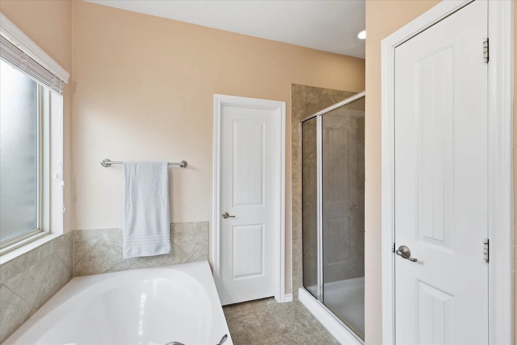 Single Family Residence For Sale in Denton County , 3237 Tamarack Lane, Denton, Texas 76226, 4 Bedroom, 3 Bathroom, 2 Garage spaces, 2,513 Sqft, built in 2015, mls#21354967, Real Estate Agent in Denton, Homes For Sale in Denton county, Homes For Sale in Denton, Realtor in Denton Texas, Real Estate Brokerage Independent Realty Texas, Luminita Cordes Realtor