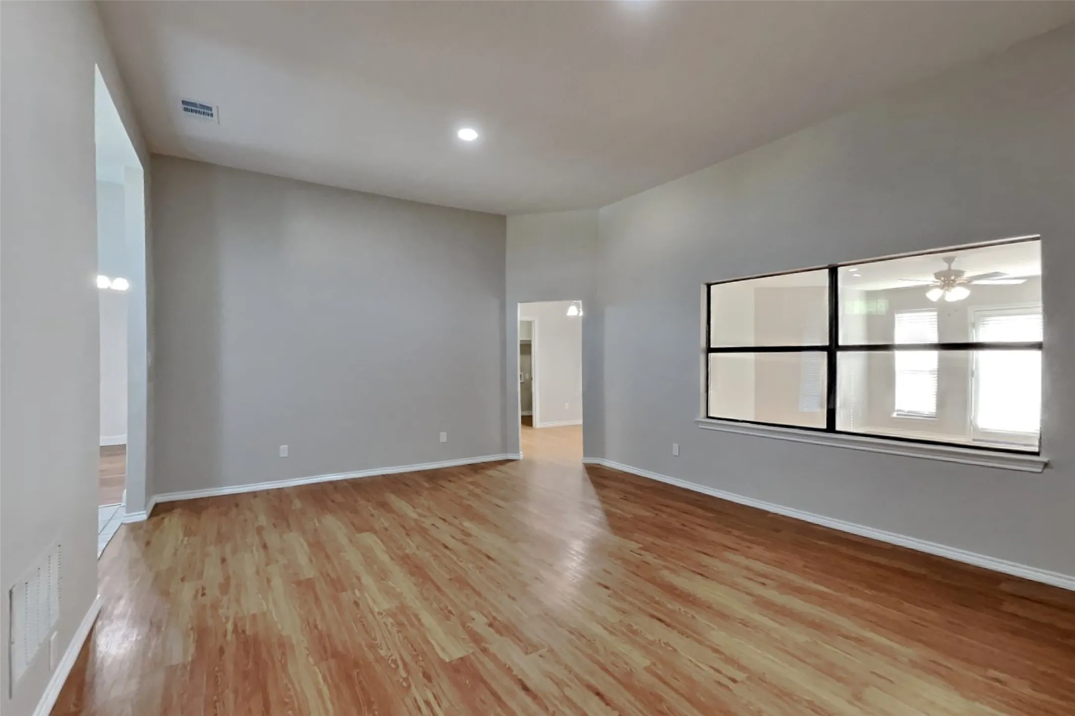 Single Family Residence For Rent in Dallas County , 6602 Gardenia Drive, Rowlett, Texas 75089, 3 Bedroom, 2 Bathroom, 2 Garage spaces, 1,754 Sqft, built in 1987, mls#21359241, Real Estate Agent in Rowlett, Homes For Rent in Dallas county, Homes For Rent in Rowlett, Realtor in Rowlett Texas, Real Estate Brokerage Independent Realty Texas, Luminita Cordes Realtor