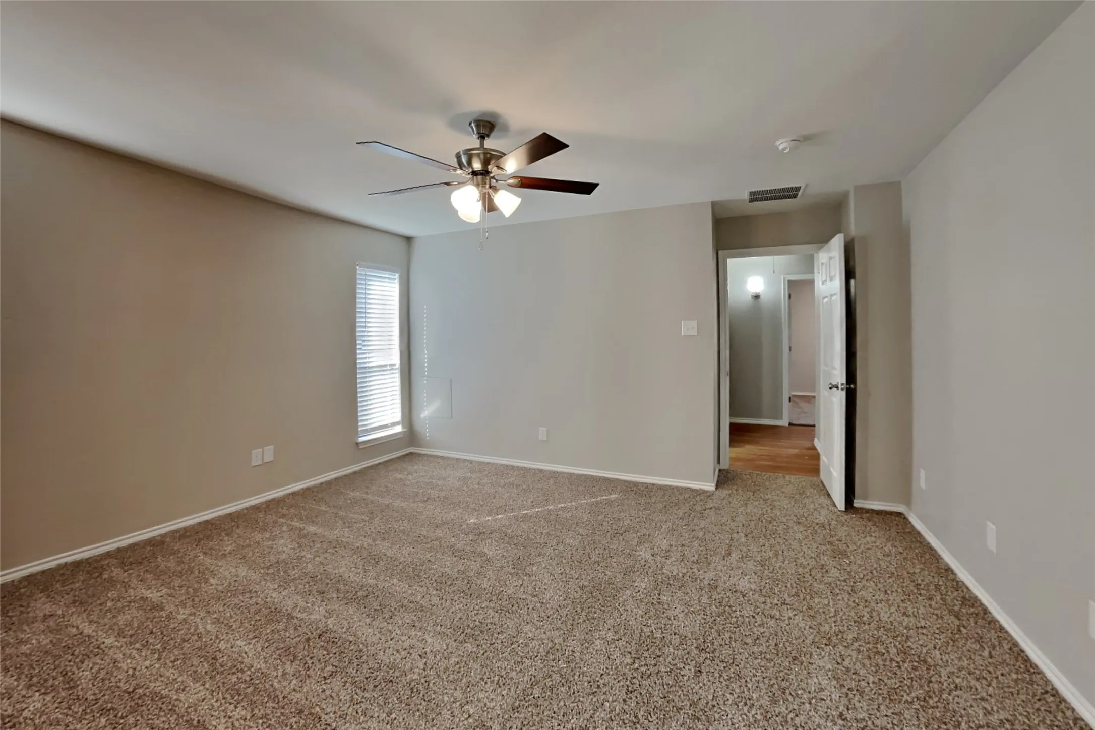 Single Family Residence For Rent in Dallas County , 6602 Gardenia Drive, Rowlett, Texas 75089, 3 Bedroom, 2 Bathroom, 2 Garage spaces, 1,754 Sqft, built in 1987, mls#21359241, Real Estate Agent in Rowlett, Homes For Rent in Dallas county, Homes For Rent in Rowlett, Realtor in Rowlett Texas, Real Estate Brokerage Independent Realty Texas, Luminita Cordes Realtor