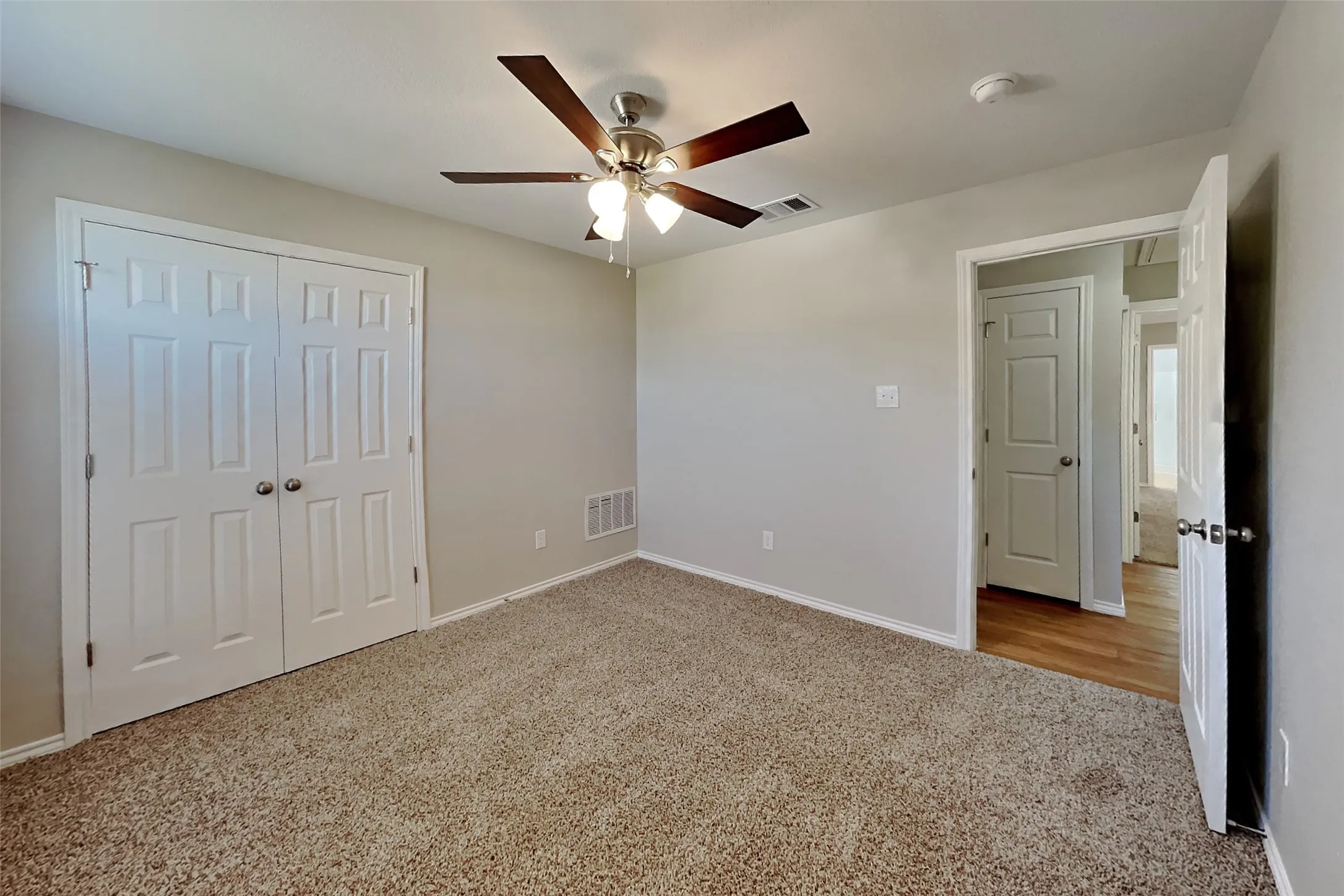 Single Family Residence For Rent in Dallas County , 6602 Gardenia Drive, Rowlett, Texas 75089, 3 Bedroom, 2 Bathroom, 2 Garage spaces, 1,754 Sqft, built in 1987, mls#21359241, Real Estate Agent in Rowlett, Homes For Rent in Dallas county, Homes For Rent in Rowlett, Realtor in Rowlett Texas, Real Estate Brokerage Independent Realty Texas, Luminita Cordes Realtor