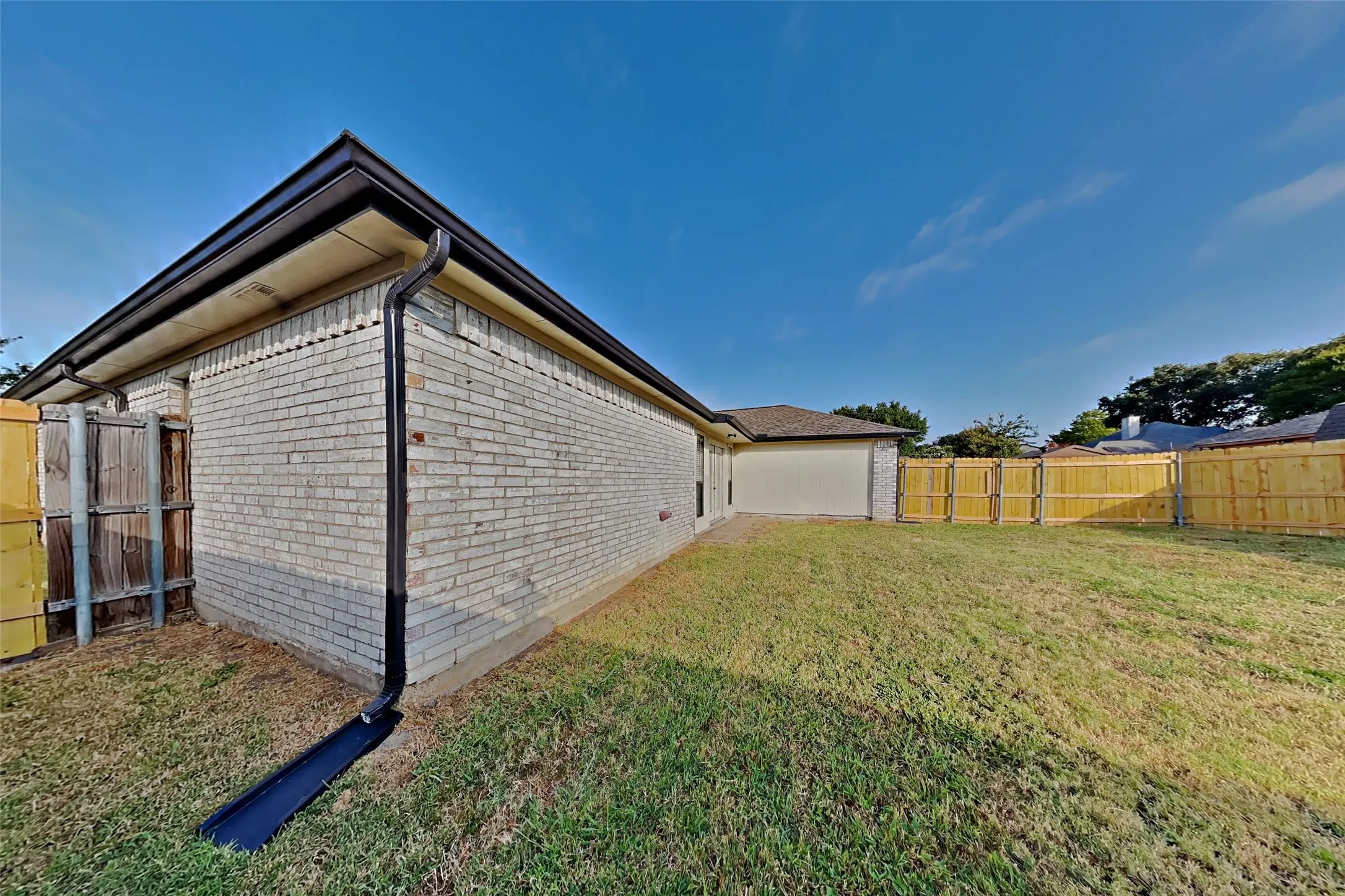 Single Family Residence For Rent in Dallas County , 6602 Gardenia Drive, Rowlett, Texas 75089, 3 Bedroom, 2 Bathroom, 2 Garage spaces, 1,754 Sqft, built in 1987, mls#21359241, Real Estate Agent in Rowlett, Homes For Rent in Dallas county, Homes For Rent in Rowlett, Realtor in Rowlett Texas, Real Estate Brokerage Independent Realty Texas, Luminita Cordes Realtor