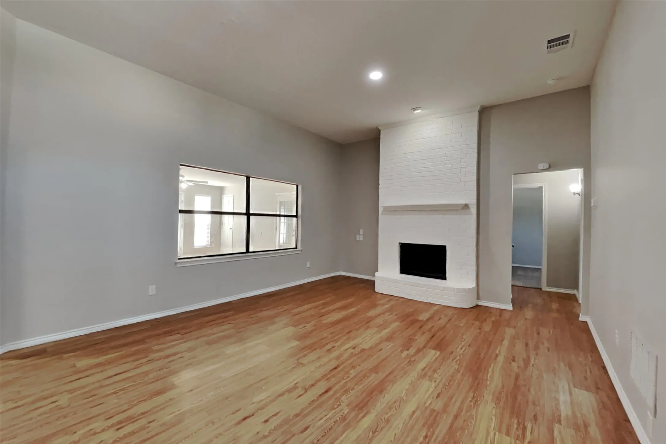 Single Family Residence For Rent in Dallas County , 6602 Gardenia Drive, Rowlett, Texas 75089, 3 Bedroom, 2 Bathroom, 2 Garage spaces, 1,754 Sqft, built in 1987, mls#21359241, Real Estate Agent in Rowlett, Homes For Rent in Dallas county, Homes For Rent in Rowlett, Realtor in Rowlett Texas, Real Estate Brokerage Independent Realty Texas, Luminita Cordes Realtor
