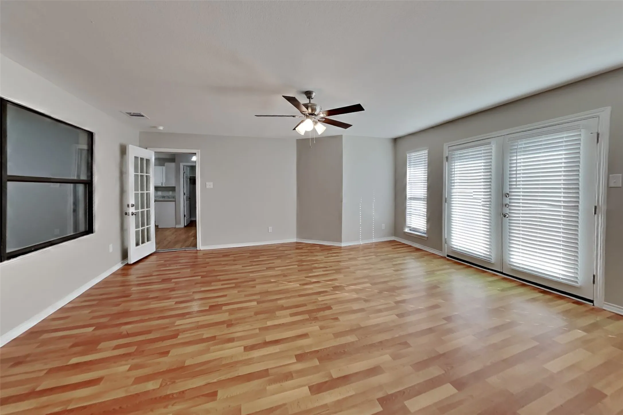 Single Family Residence For Rent in Dallas County , 6602 Gardenia Drive, Rowlett, Texas 75089, 3 Bedroom, 2 Bathroom, 2 Garage spaces, 1,754 Sqft, built in 1987, mls#21359241, Real Estate Agent in Rowlett, Homes For Rent in Dallas county, Homes For Rent in Rowlett, Realtor in Rowlett Texas, Real Estate Brokerage Independent Realty Texas, Luminita Cordes Realtor