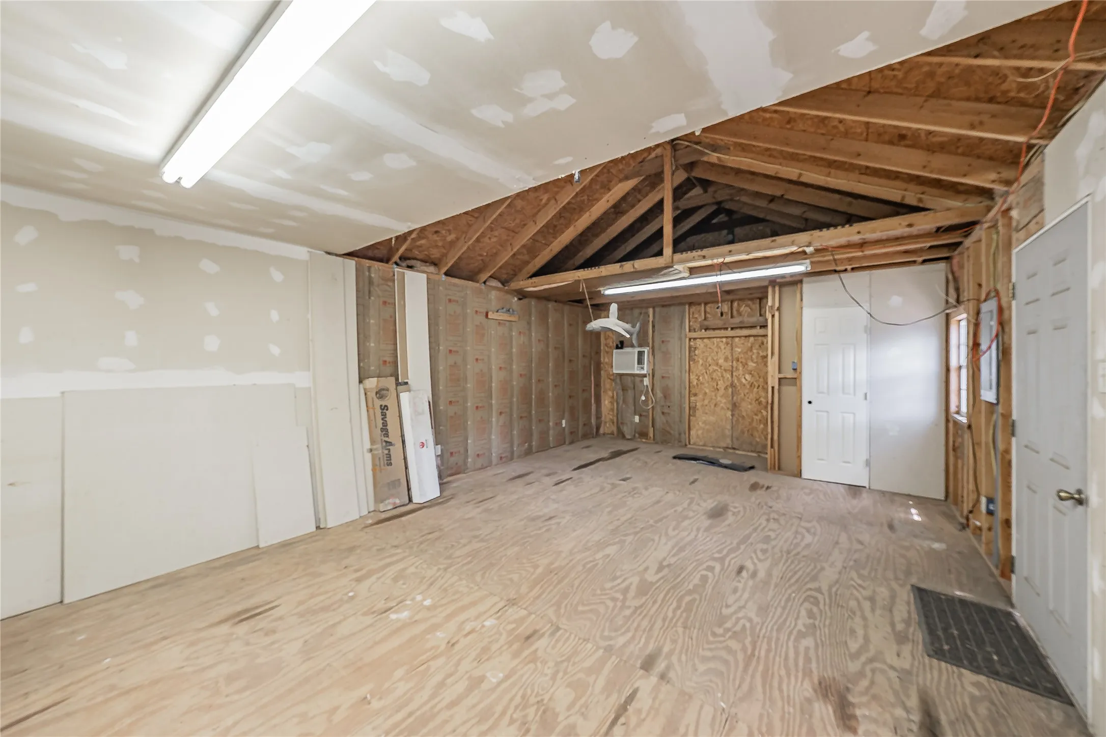 Single Family Residence For Sale in Dallas County , 1233 Fair Oaks Drive, Irving, Texas 75060, 3 Bedroom, 2 Bathroom, 2 Garage spaces, 1,330 Sqft, built in 1954, mls#21357853, Real Estate Agent in Irving, Homes For Sale in Dallas county, Homes For Sale in Irving, Realtor in Irving Texas, Real Estate Brokerage Independent Realty Texas, Luminita Cordes Realtor