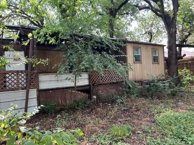 Mobile Home For Sale in Tarrant County , 7177 Base Street R, Azle, Texas 76020, 1 Bedroom, 2 Bathroom, Garage spaces, 9,999 Sqft, built in 0, mls#21359149, Real Estate Agent in Azle, Homes For Sale in Tarrant county, Homes For Sale in Azle, Realtor in Azle Texas, Real Estate Brokerage Independent Realty Texas, Luminita Cordes Realtor