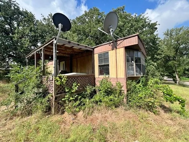Mobile Home For Sale in Tarrant County , 7177 Base Street R, Azle, Texas 76020, 1 Bedroom, 2 Bathroom, Garage spaces, 9,999 Sqft, built in 0, mls#21359149, Real Estate Agent in Azle, Homes For Sale in Tarrant county, Homes For Sale in Azle, Realtor in Azle Texas, Real Estate Brokerage Independent Realty Texas, Luminita Cordes Realtor