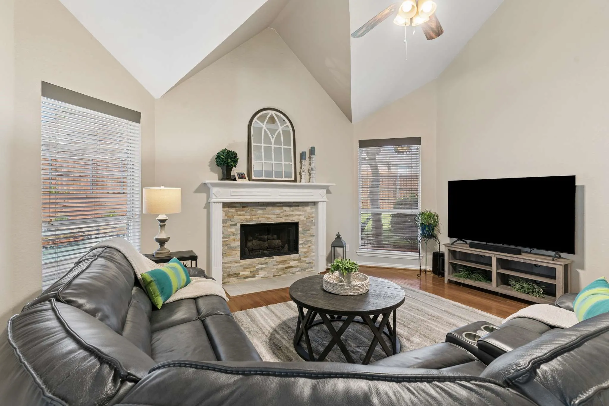 Single Family Residence For Sale in Denton County , 3413 Brightstone Court, Flower Mound, Texas 75022, 4 Bedroom, 3 Bathroom, 2 Garage spaces, 2,491 Sqft, built in 1997, mls#21357195, Real Estate Agent in Flower Mound, Homes For Sale in Denton county, Homes For Sale in Flower Mound, Realtor in Flower Mound Texas, Real Estate Brokerage Independent Realty Texas, Luminita Cordes Realtor