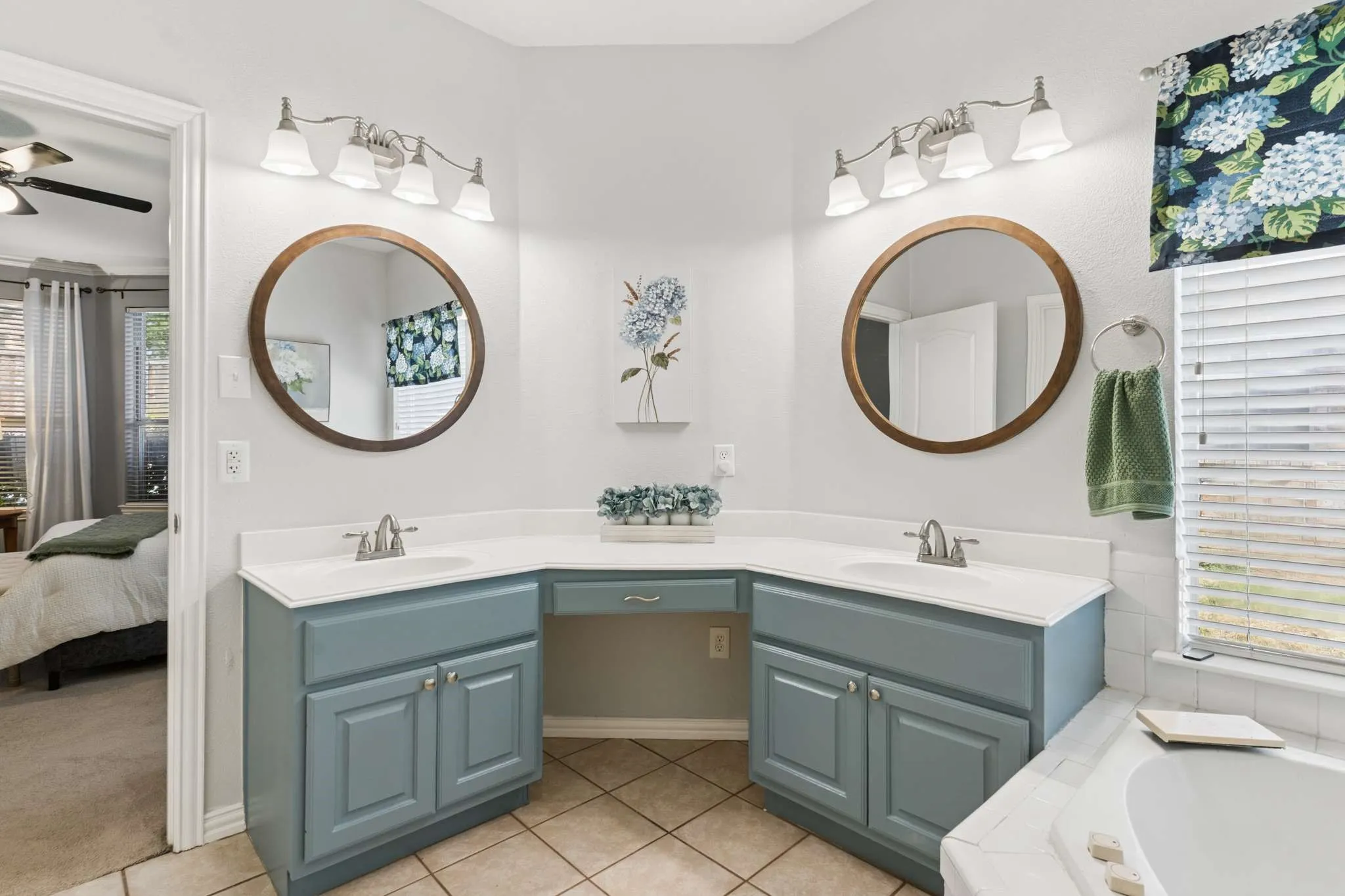 Single Family Residence For Sale in Denton County , 3413 Brightstone Court, Flower Mound, Texas 75022, 4 Bedroom, 3 Bathroom, 2 Garage spaces, 2,491 Sqft, built in 1997, mls#21357195, Real Estate Agent in Flower Mound, Homes For Sale in Denton county, Homes For Sale in Flower Mound, Realtor in Flower Mound Texas, Real Estate Brokerage Independent Realty Texas, Luminita Cordes Realtor