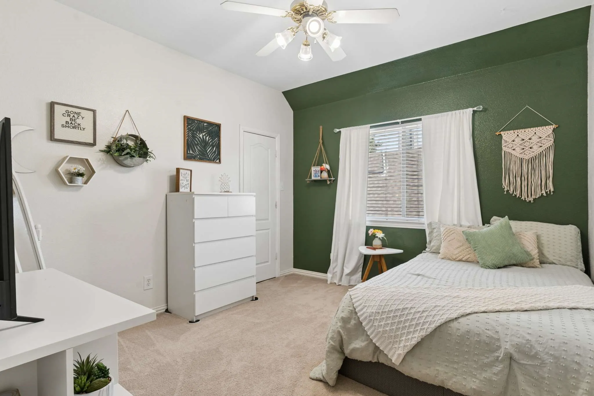 Single Family Residence For Sale in Denton County , 3413 Brightstone Court, Flower Mound, Texas 75022, 4 Bedroom, 3 Bathroom, 2 Garage spaces, 2,491 Sqft, built in 1997, mls#21357195, Real Estate Agent in Flower Mound, Homes For Sale in Denton county, Homes For Sale in Flower Mound, Realtor in Flower Mound Texas, Real Estate Brokerage Independent Realty Texas, Luminita Cordes Realtor