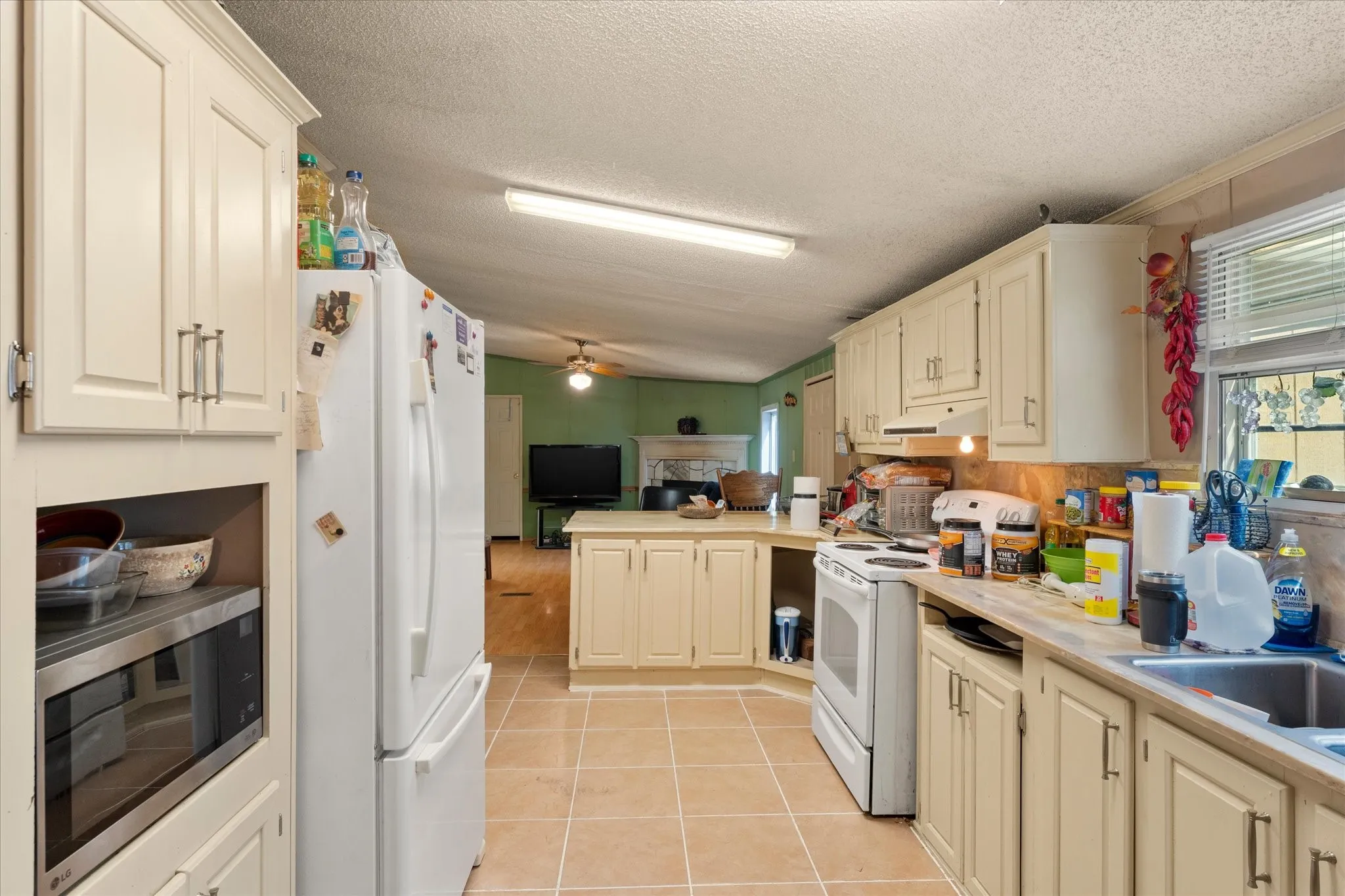 Manufactured Home For Sale in Anderson County , 24709 N US Highway 287, Athens, Texas 75751, 4 Bedroom, 3 Bathroom, Garage spaces, 2,128 Sqft, built in 1993, mls#21359094, Real Estate Agent in Athens, Homes For Sale in Anderson county, Homes For Sale in Athens, Realtor in Athens Texas, Real Estate Brokerage Independent Realty Texas, Luminita Cordes Realtor